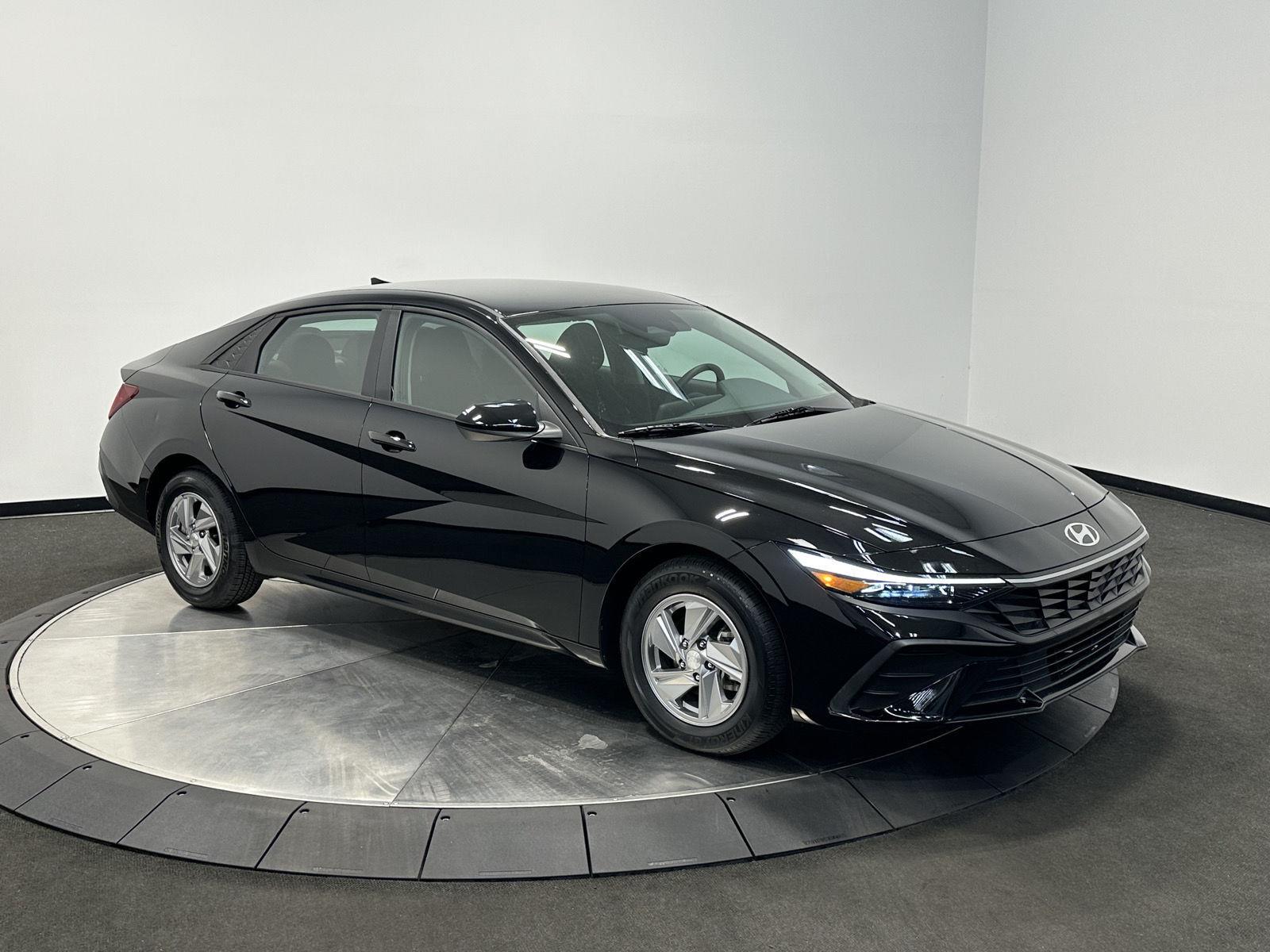 Abyss Black 2024 Hyundai Elantra Sedan Front-Wheel Drive Continuously Variable Transmission