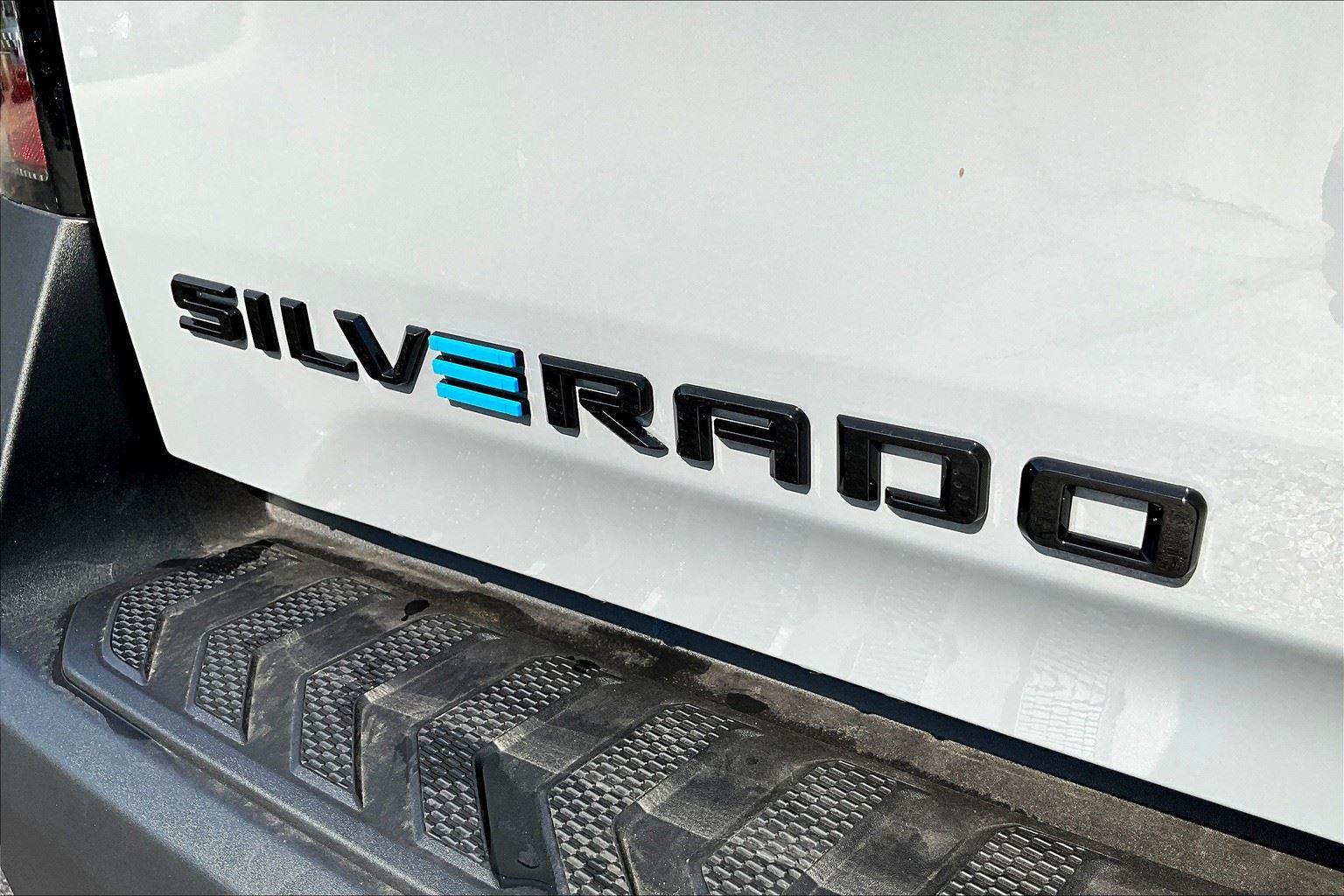 2026 Chevrolet Silverado EV LT - Photo 8