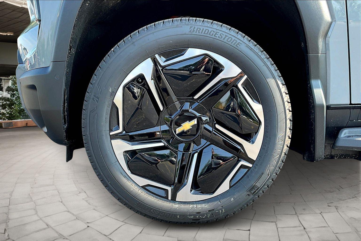 2026 Chevrolet Silverado EV LT - Photo 12