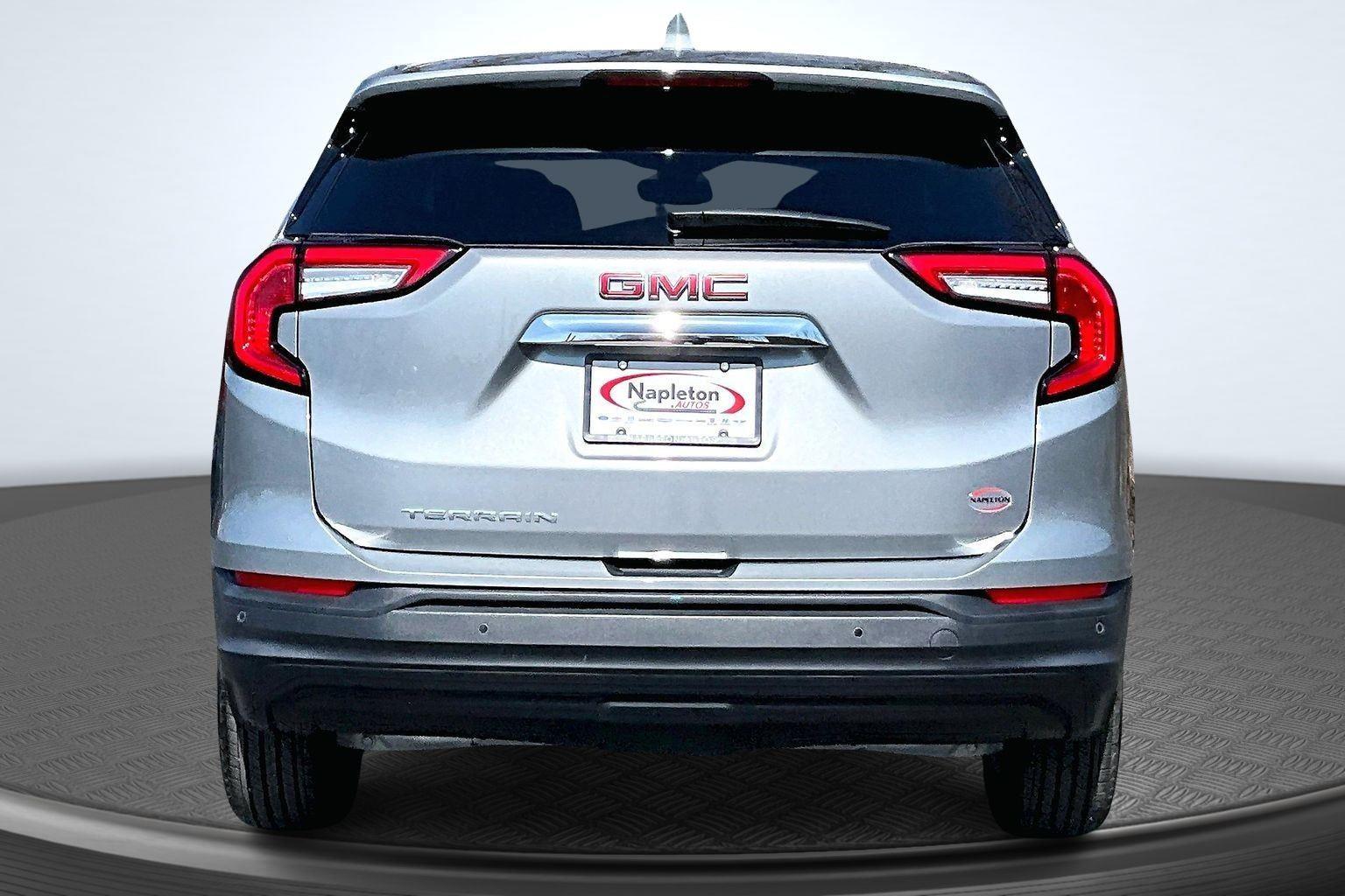 View vehicle photo 4