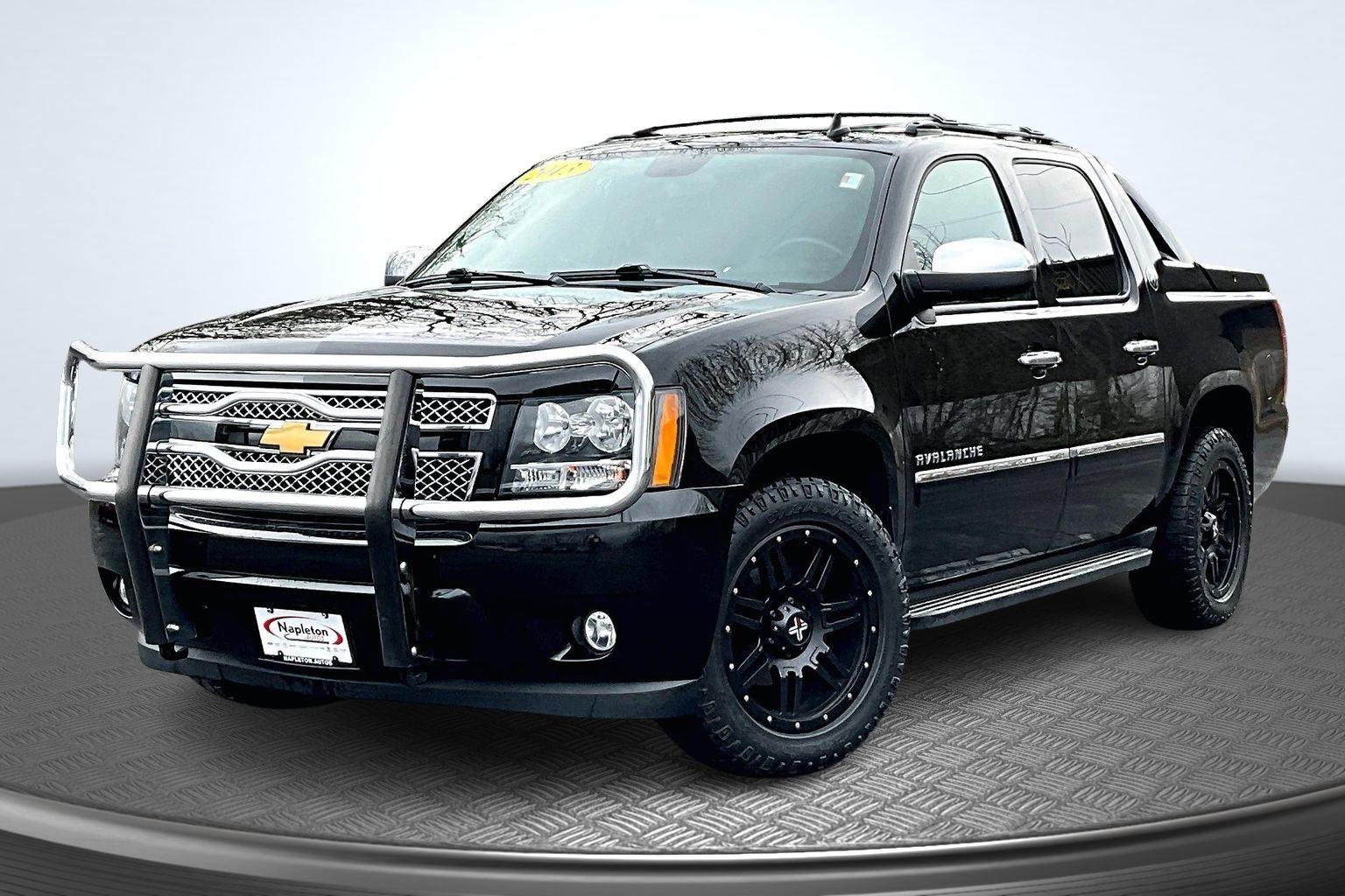 Black 2013 Chevrolet Avalanche LTZ Black Diamond Edition 4WD Pickup Truck Four-Wheel Drive 6-Speed Automatic