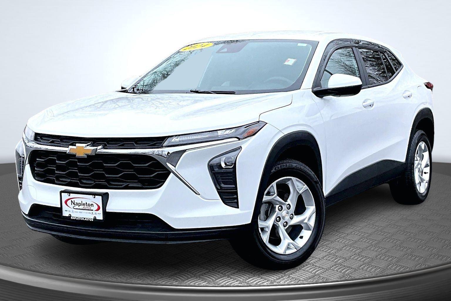 Summit White 2024 Chevrolet Trax LS FWD SUV / Crossover Front-Wheel Drive 6-Speed Automatic