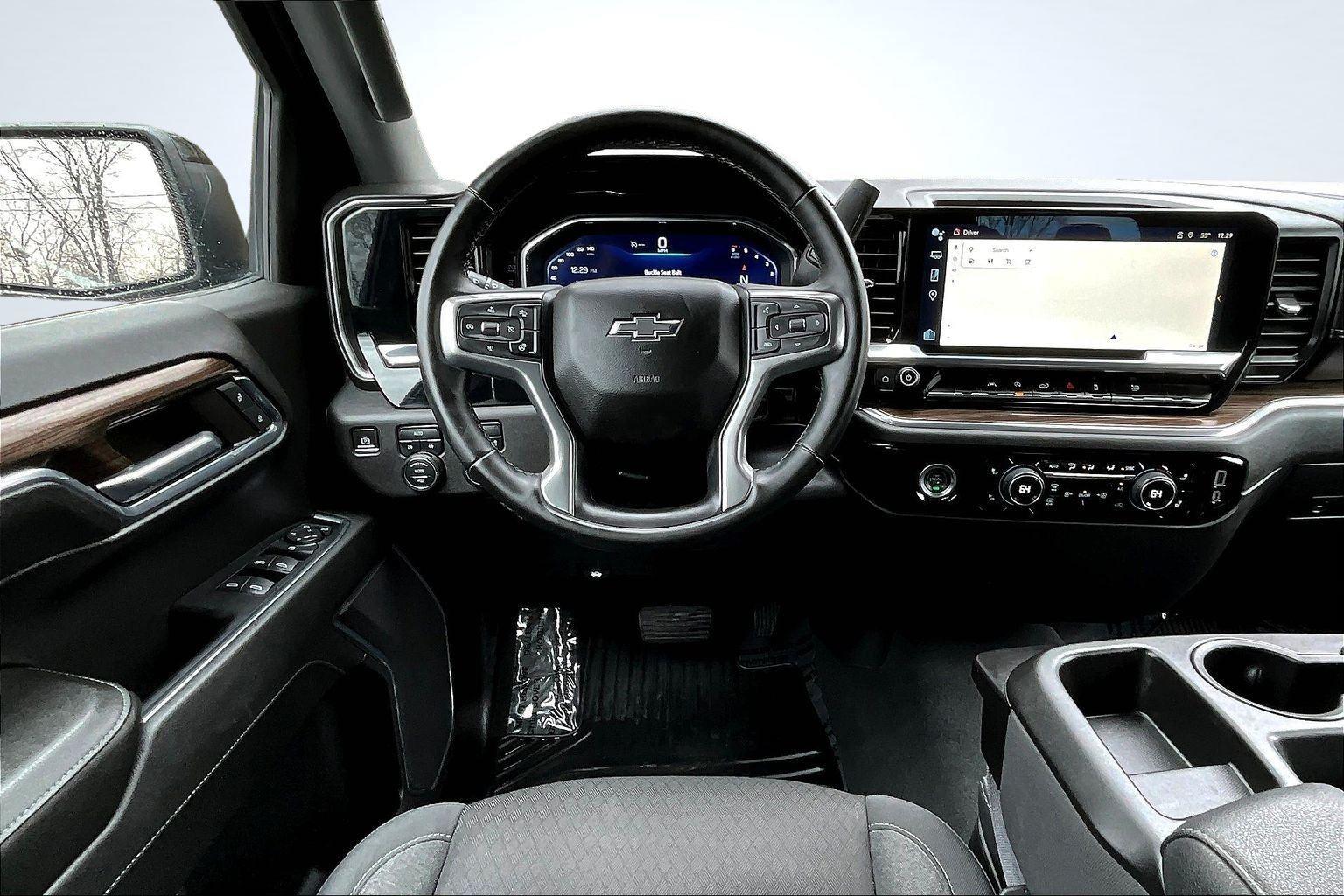 View vehicle photo 6