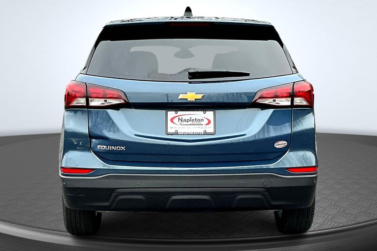 View vehicle photo 4