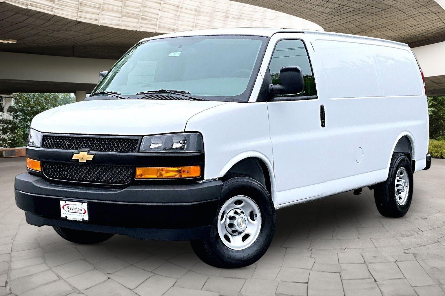 2026 Chevrolet Express 2500 Work Van HD's photo