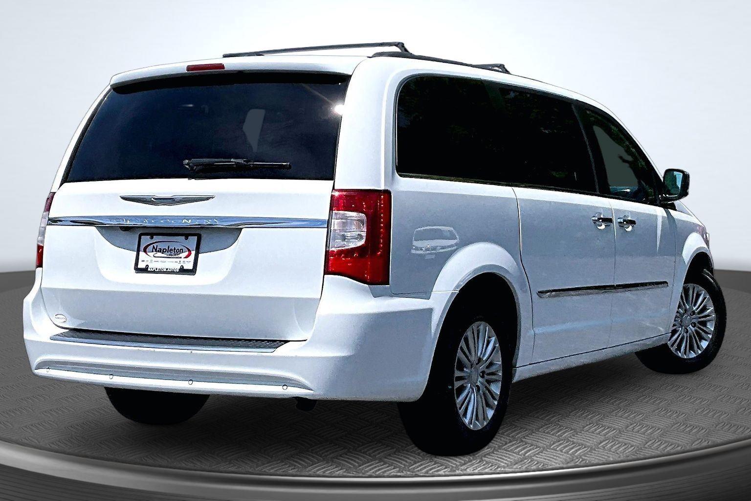 Used 2015 Chrysler Town & Country Touring-L with VIN 2C4RC1CG8FR728001 for sale in St. Charles, IL