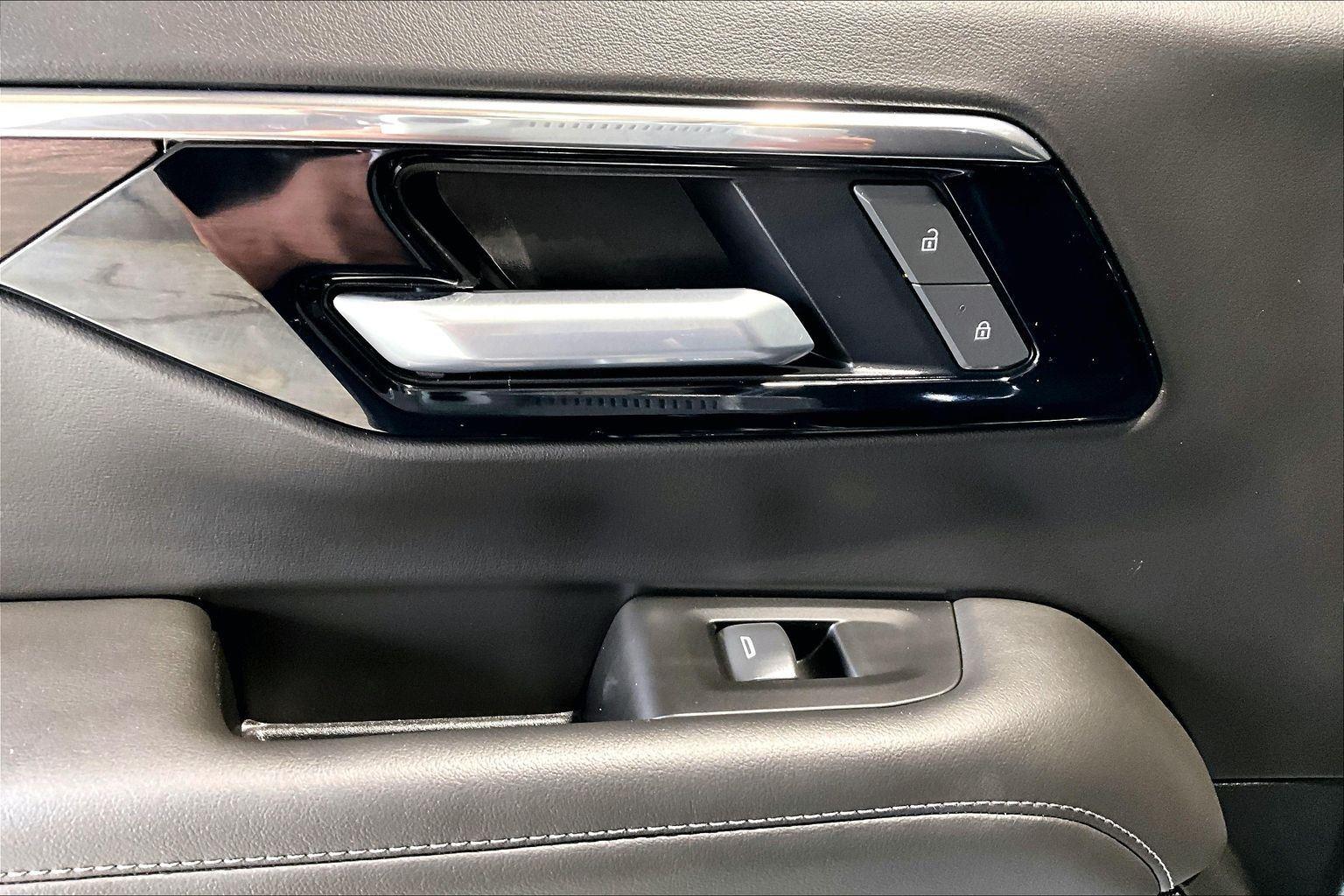2026 Chevrolet Tahoe Z71 - Photo 18