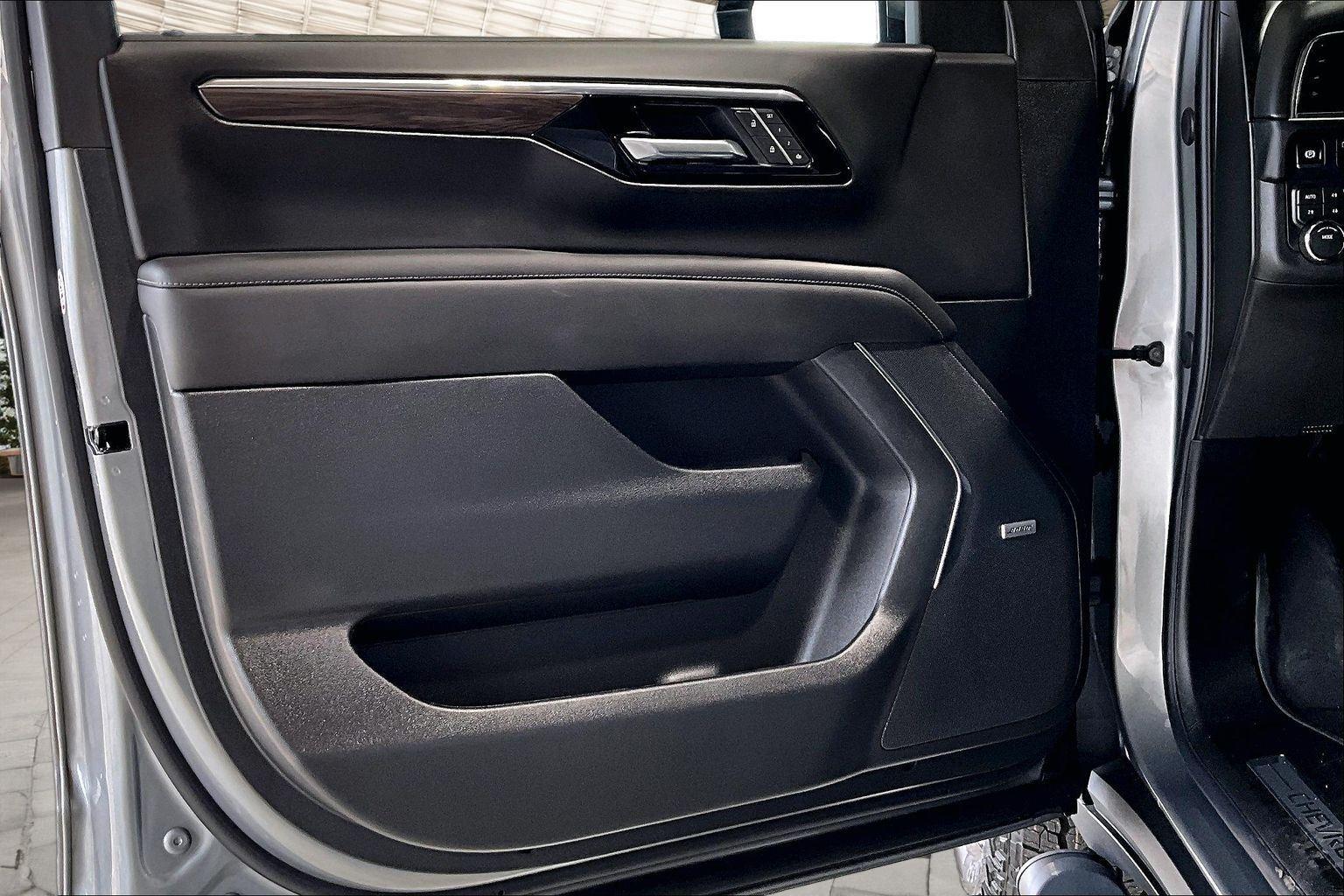 2026 Chevrolet Tahoe Z71 - Photo 9