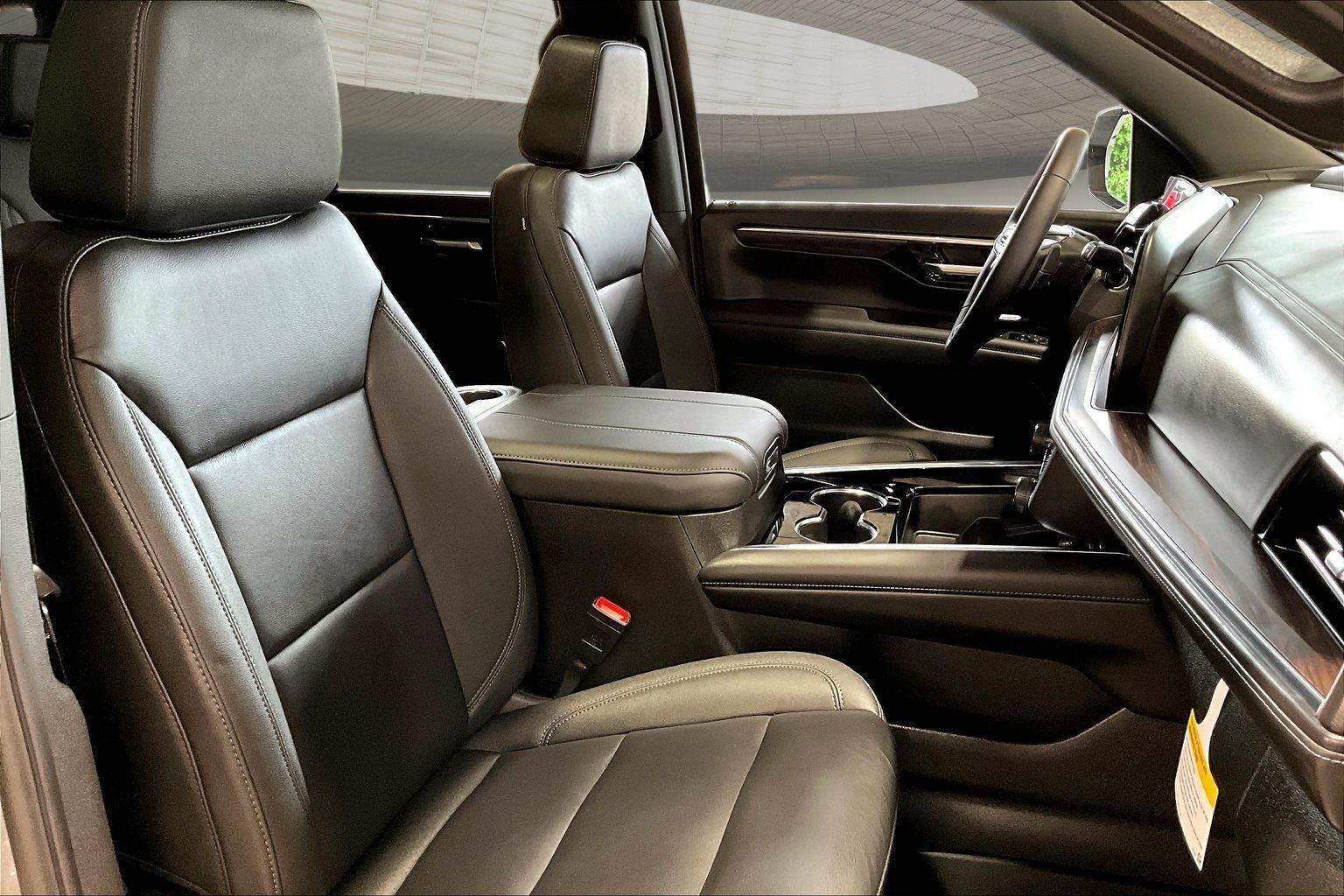 2026 Chevrolet Tahoe Z71 - Photo 12