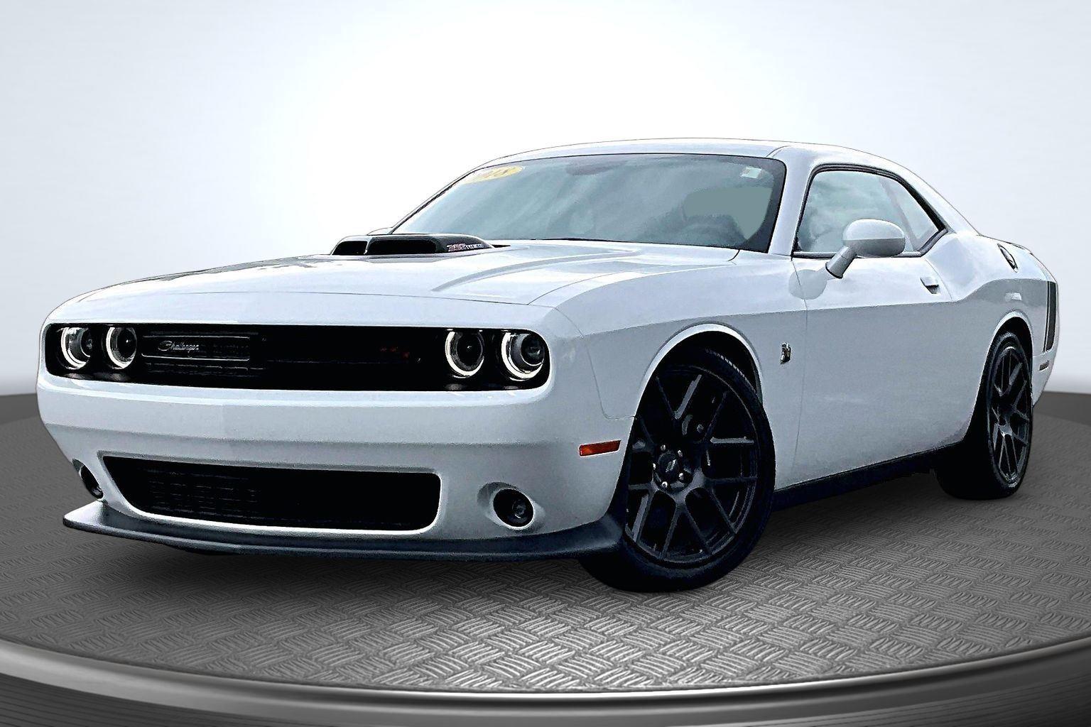 White Knuckle Clearcoat 2018 Dodge Challenger Coupe Rear-Wheel Drive 6-Speed Manual