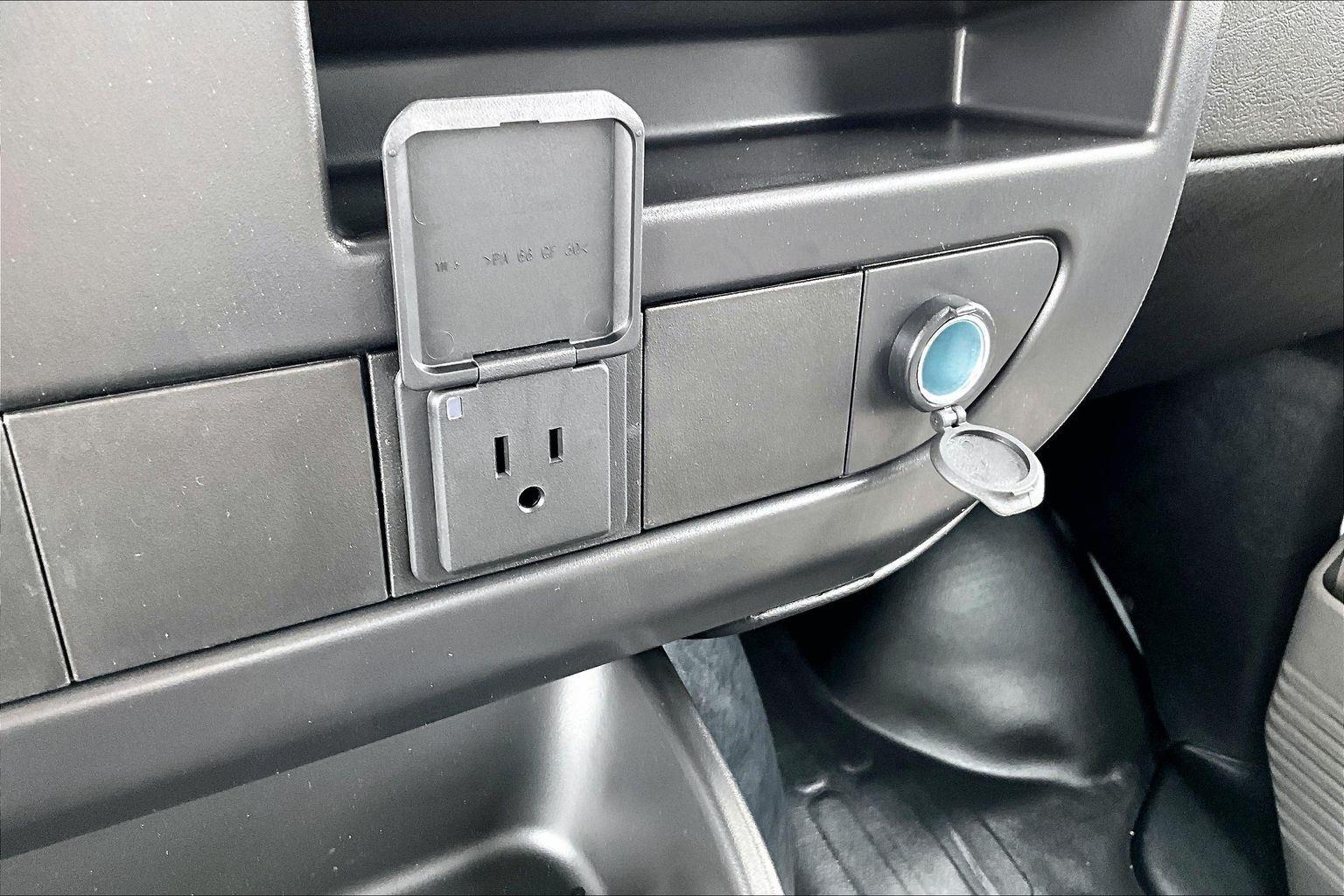 2026 Chevrolet Express Cargo Work Van - Photo 27