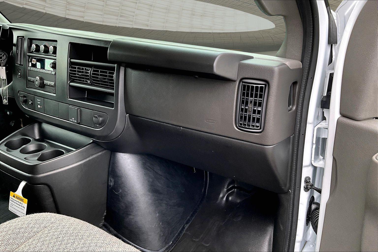 2026 Chevrolet Express Cargo Work Van - Photo 32