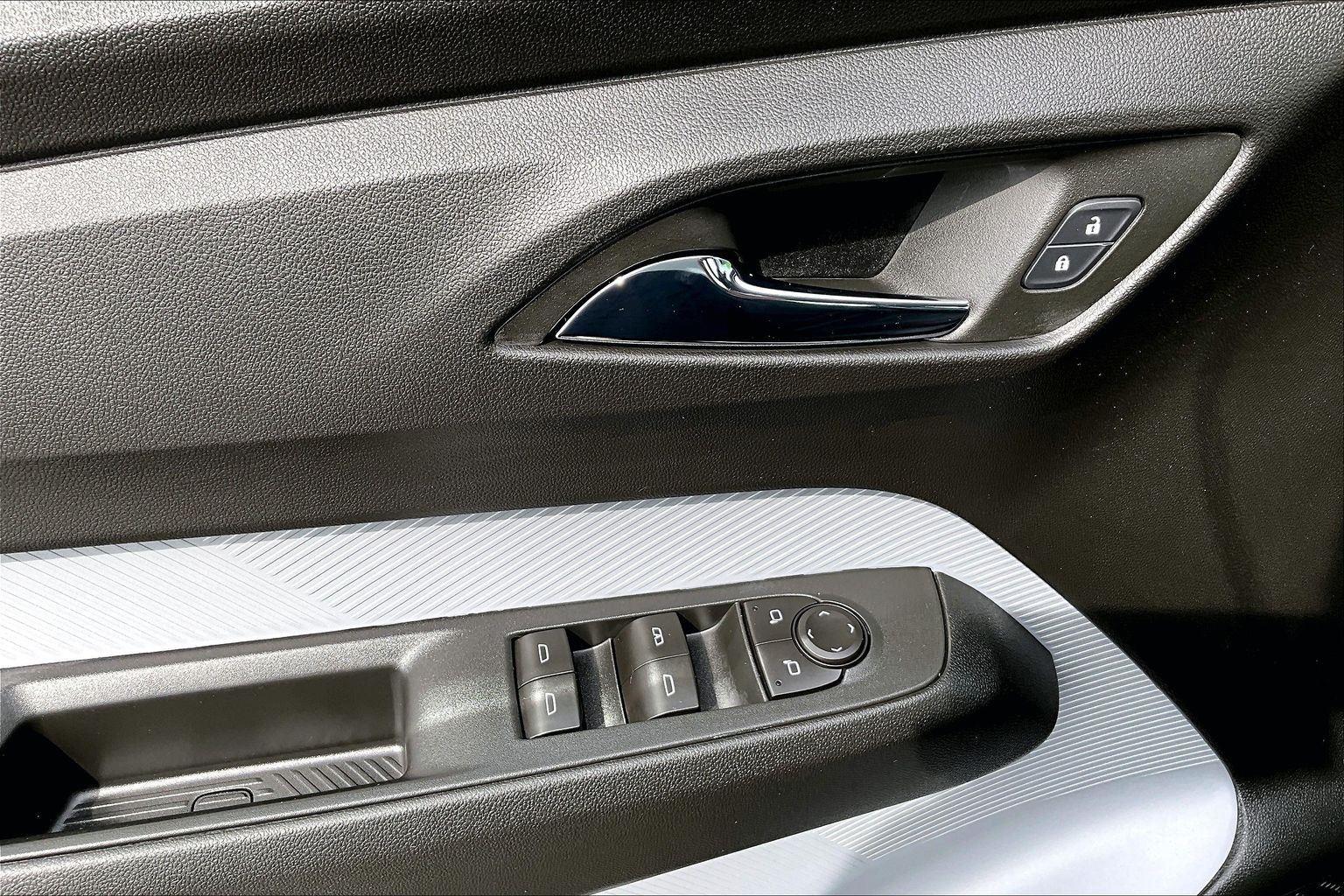 2027 Chevrolet Bolt RS - Photo 17