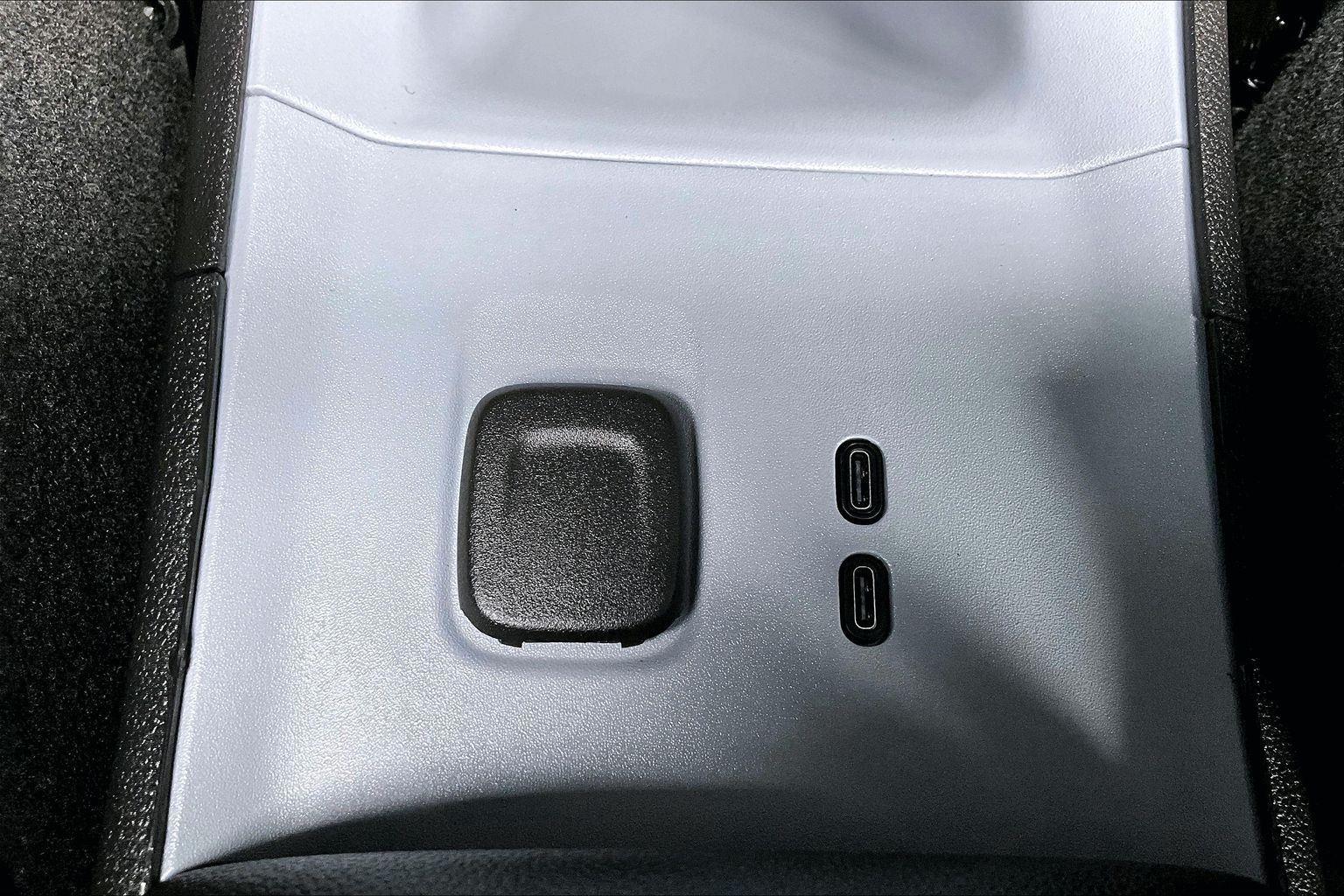 2027 Chevrolet Bolt RS - Photo 29