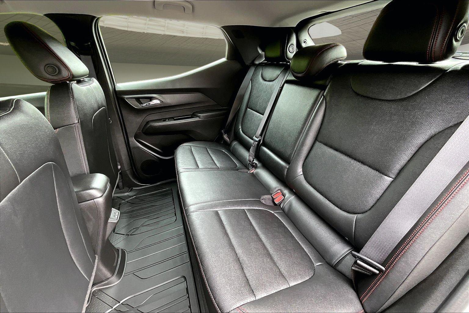 2027 Chevrolet Bolt RS - Photo 32