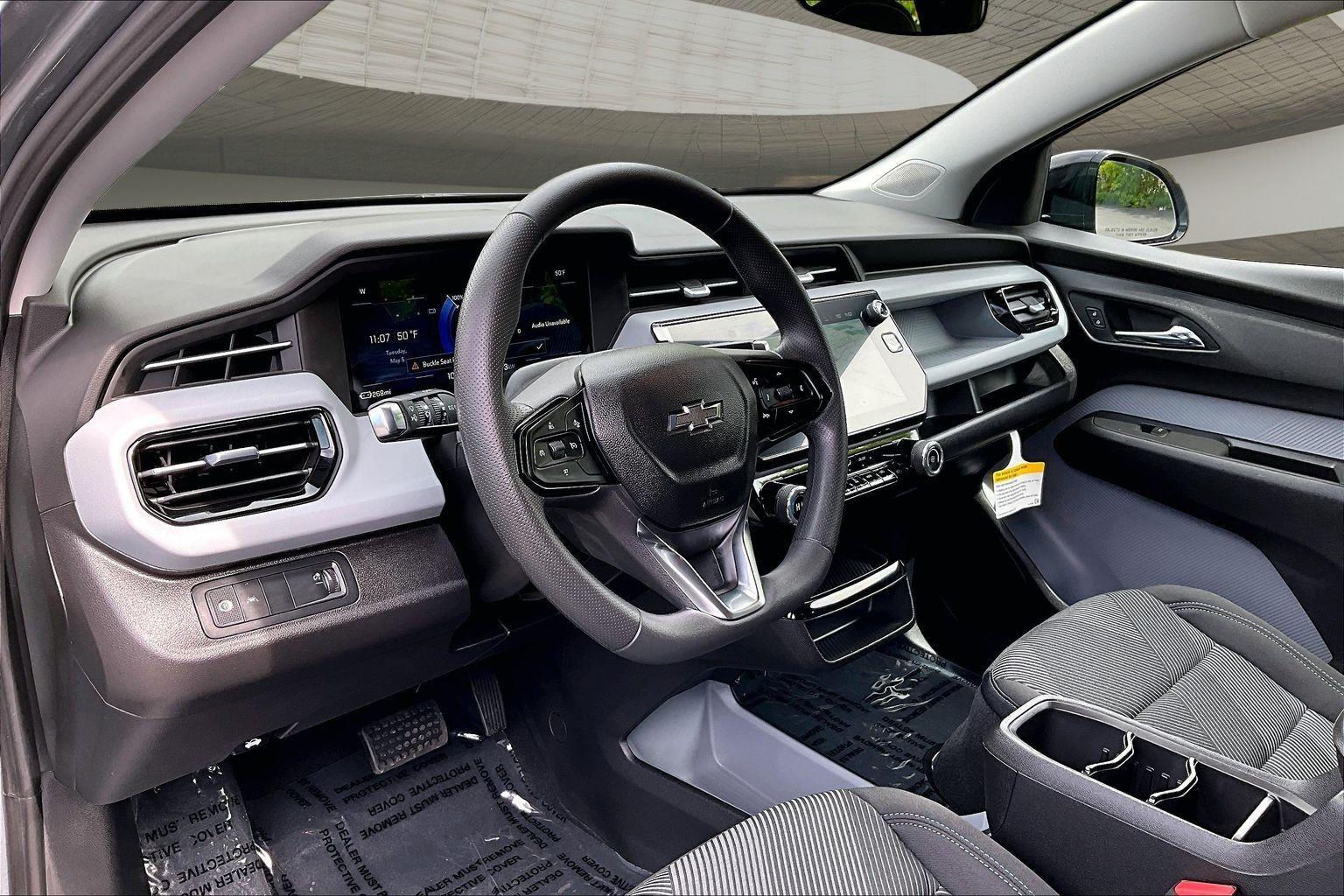 2027 Chevrolet Bolt LT - Photo 8
