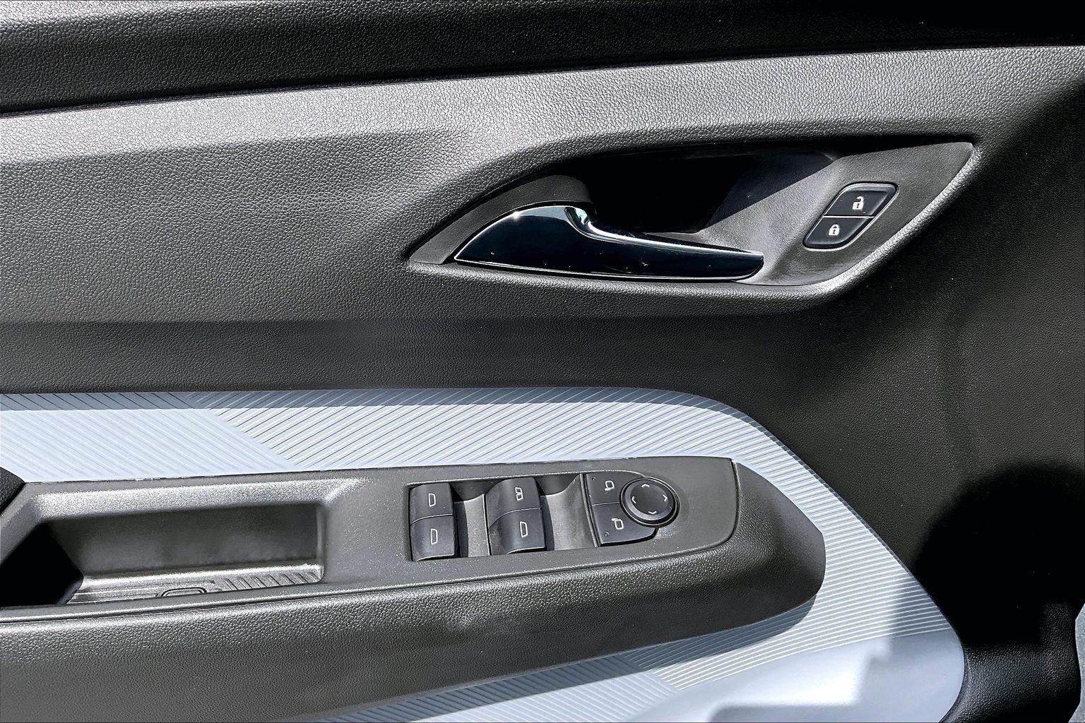2027 Chevrolet Bolt LT - Photo 17