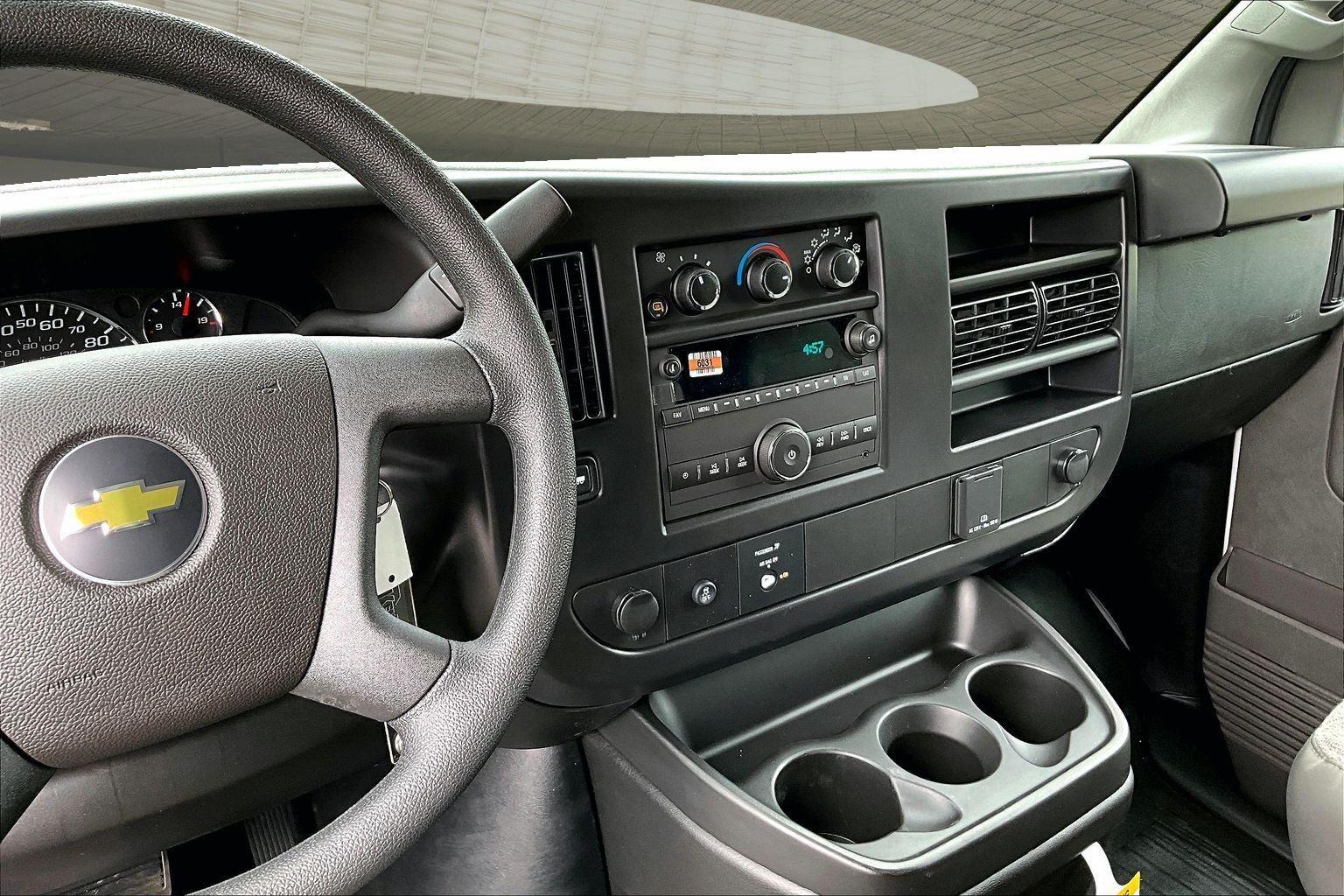 2026 Chevrolet Express Cargo Work Van - Photo 7