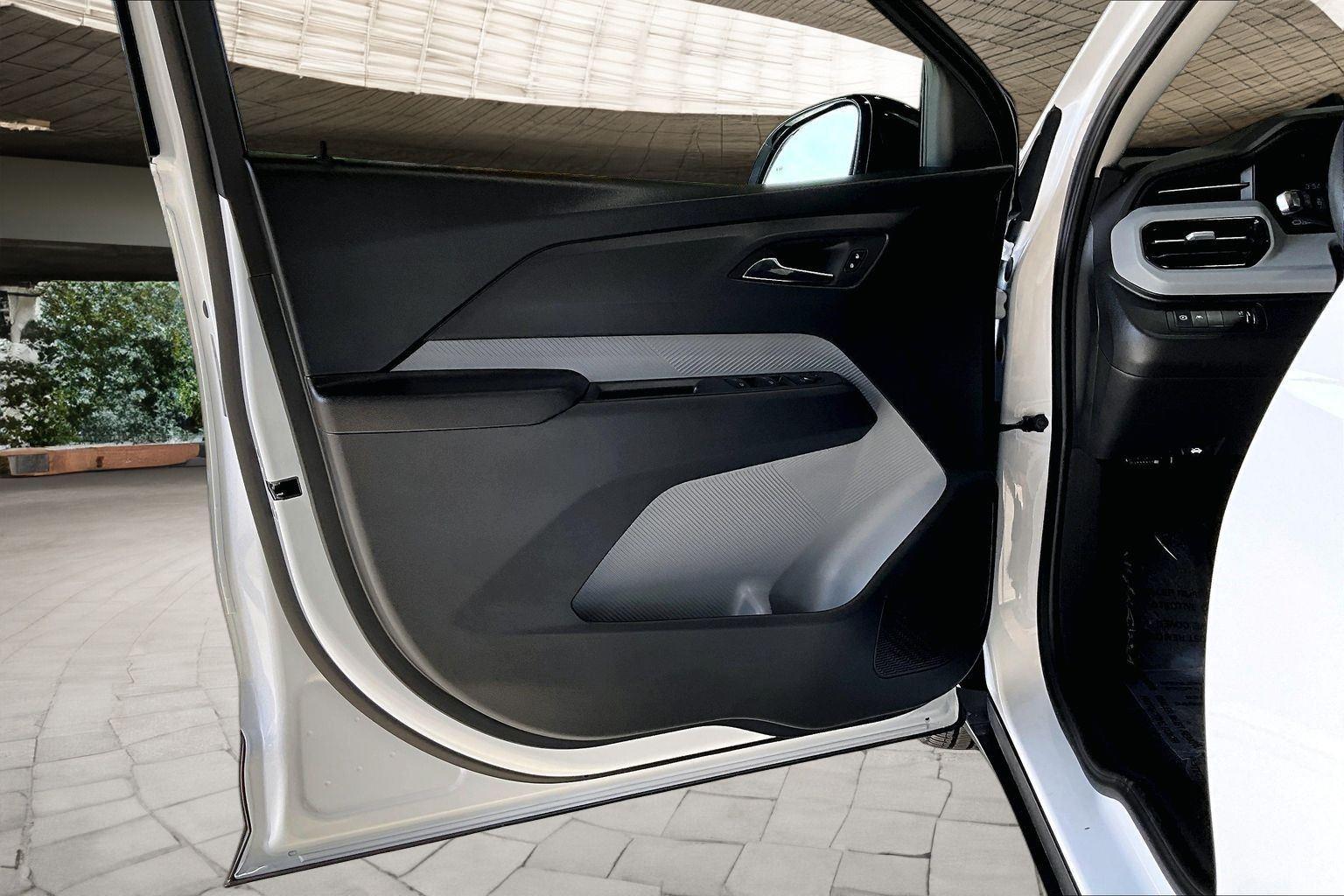 2027 Chevrolet Bolt LT - Photo 9