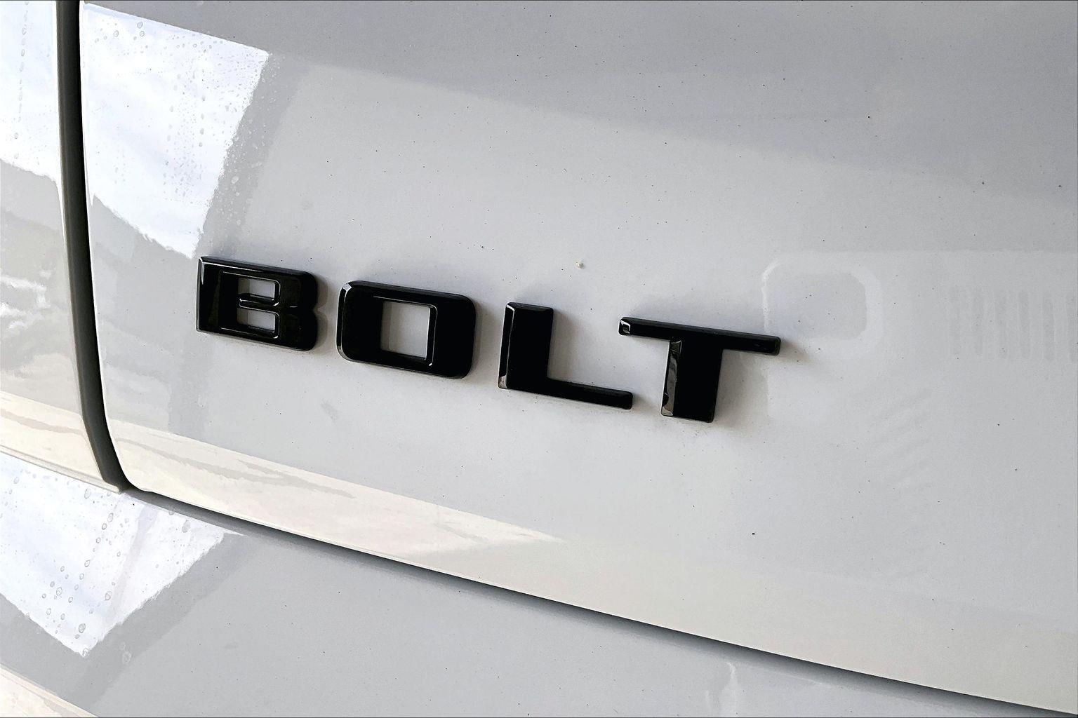 2027 Chevrolet Bolt LT - Photo 10