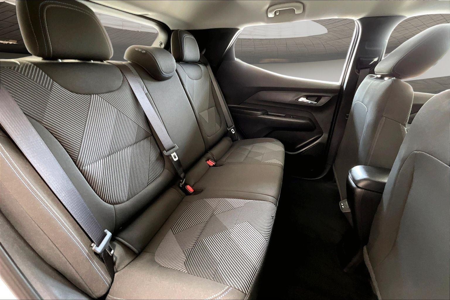 2027 Chevrolet Bolt LT - Photo 11