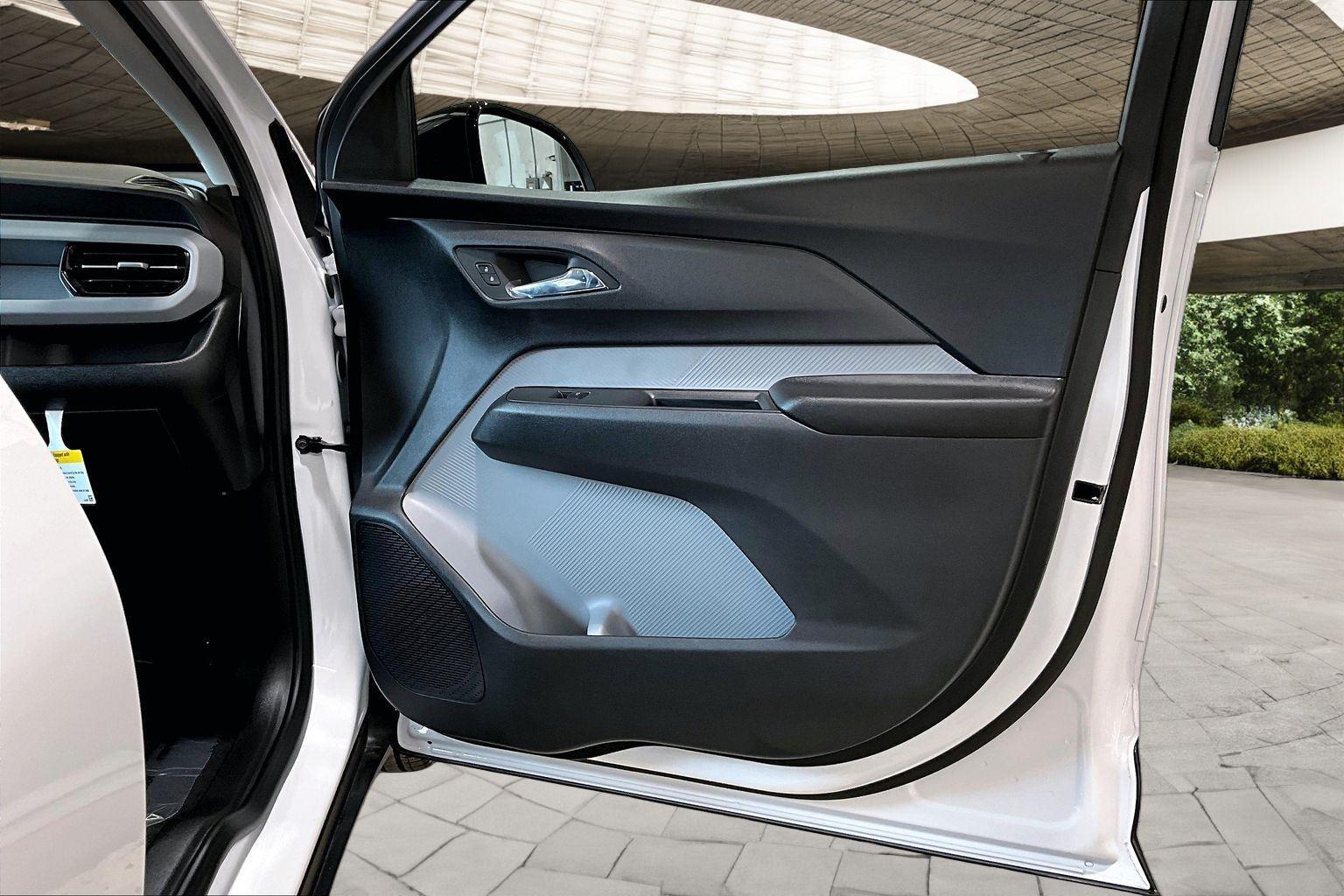 2027 Chevrolet Bolt LT - Photo 13