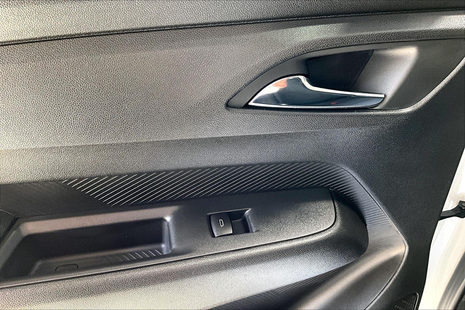 2027 Chevrolet Bolt LT - Photo 18