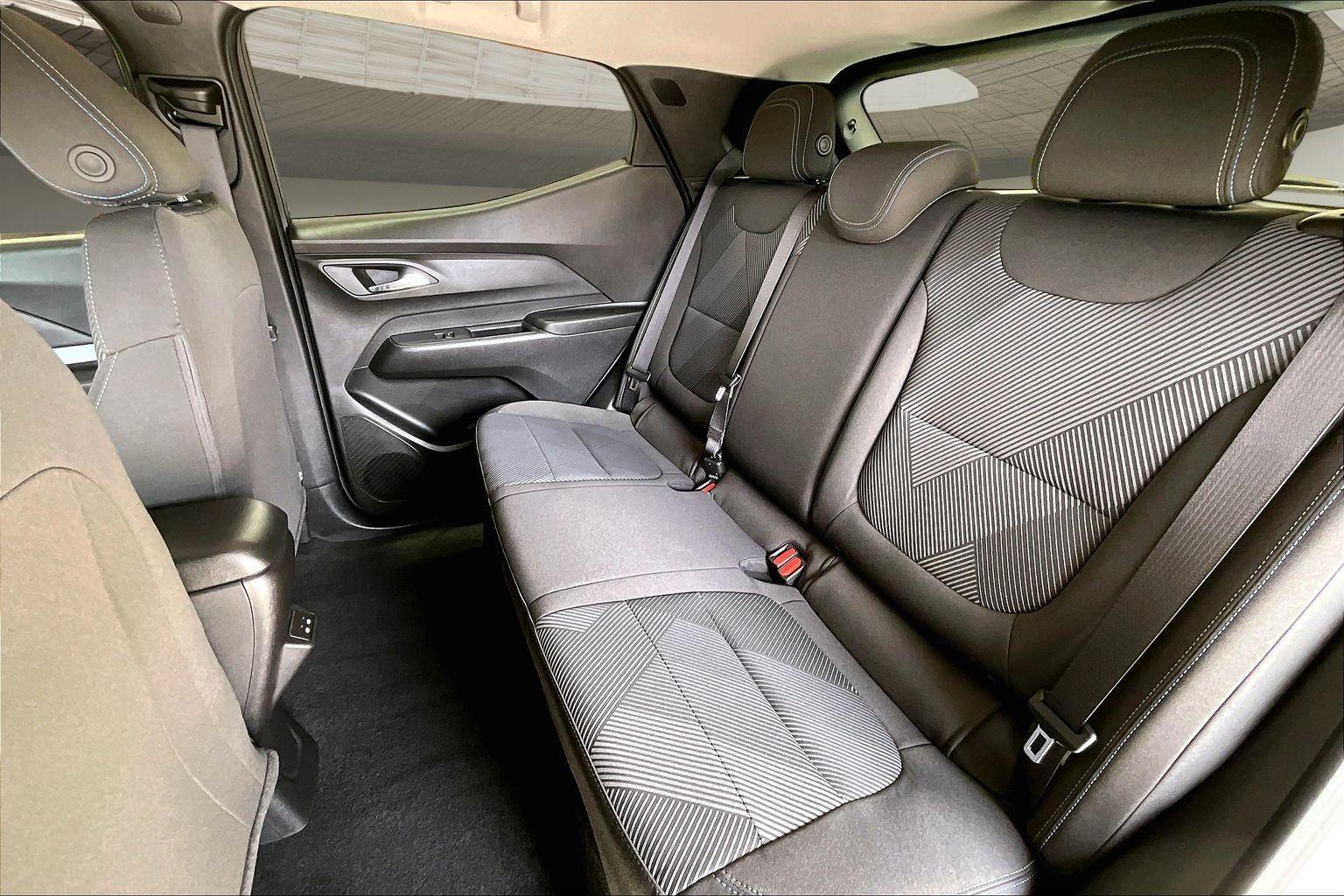 2027 Chevrolet Bolt LT - Photo 32