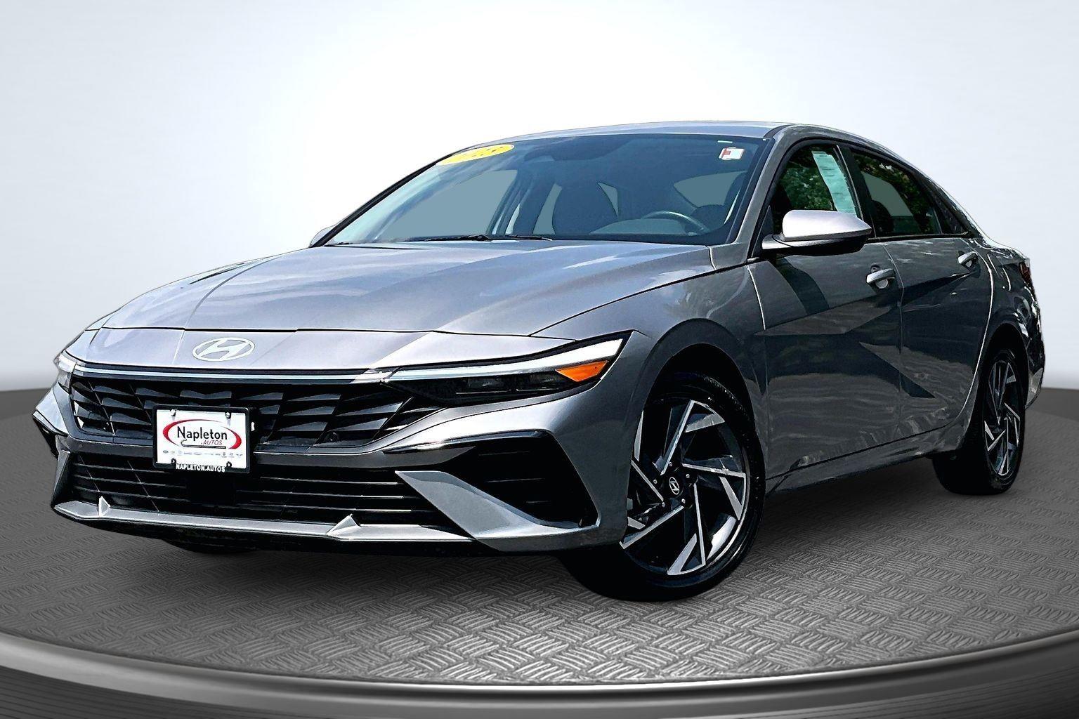 Fluid Metal 2025 Hyundai Elantra Sedan Front-Wheel Drive Continuously Variable Transmission
