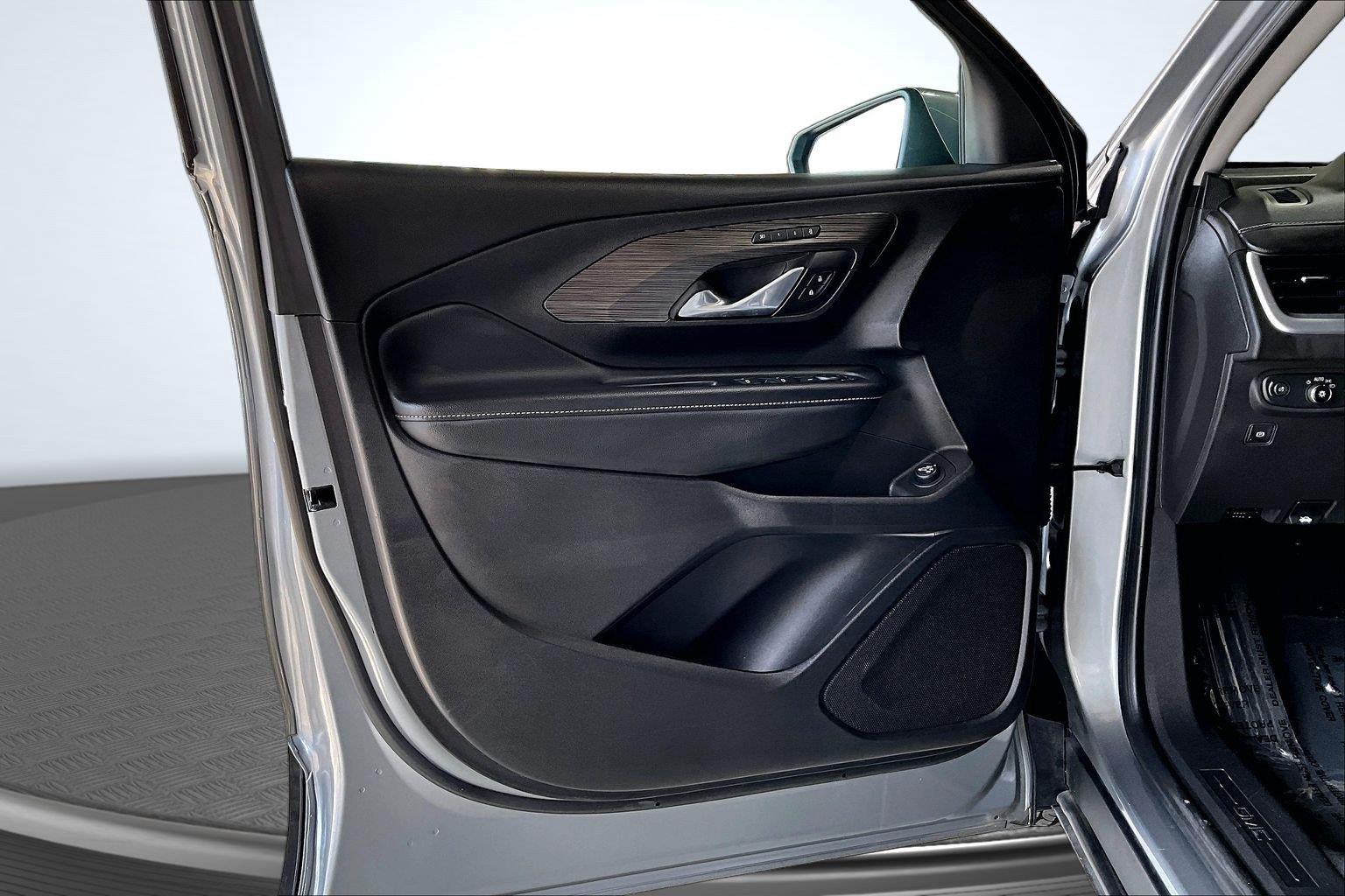 2024 GMC Terrain SLT - Photo 23