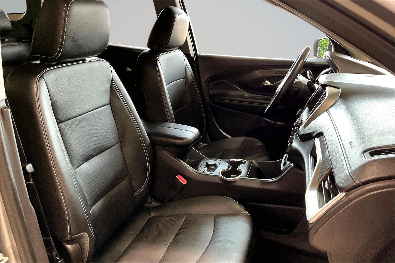 2024 GMC Terrain SLT - Photo 7