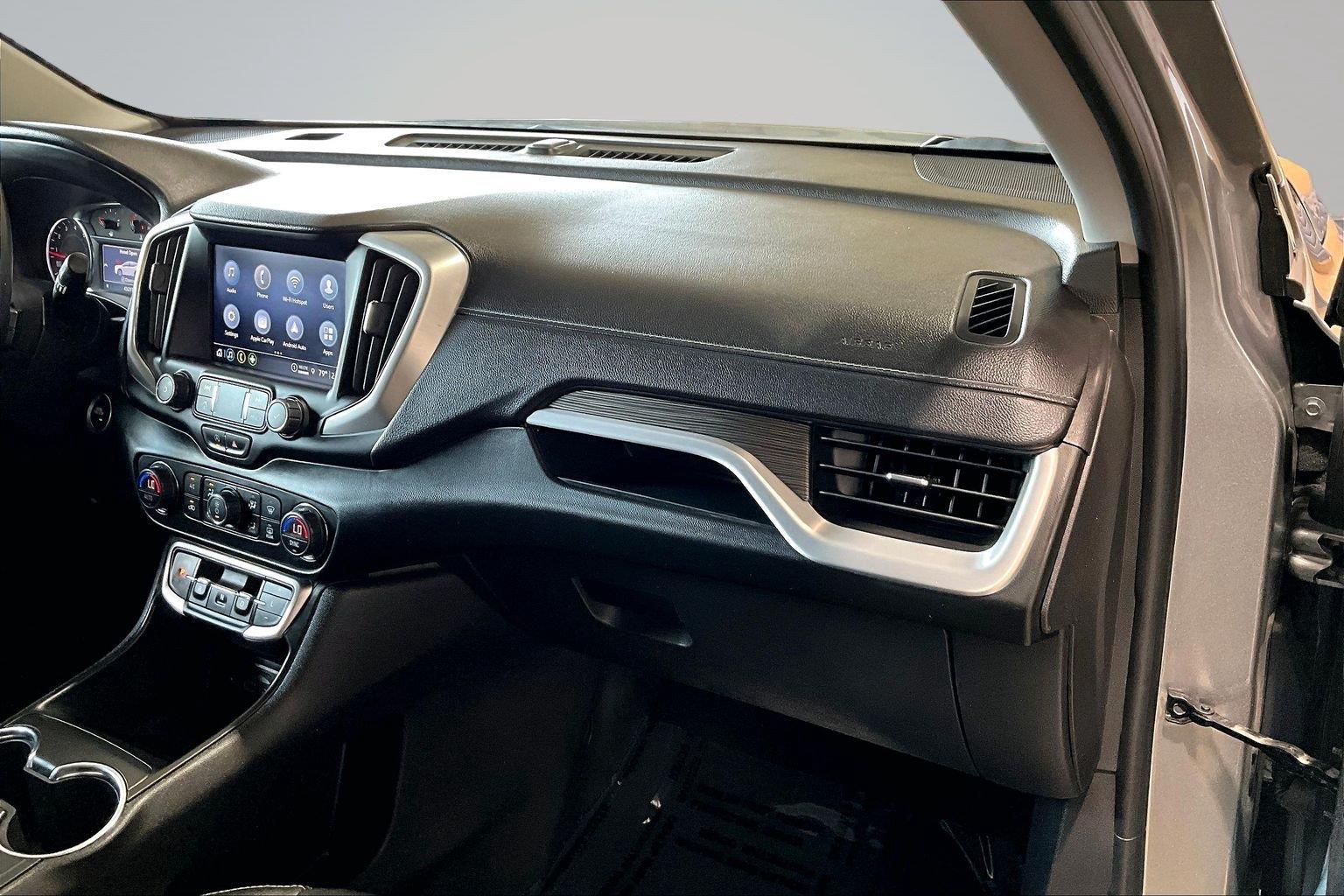 2024 GMC Terrain SLT - Photo 17