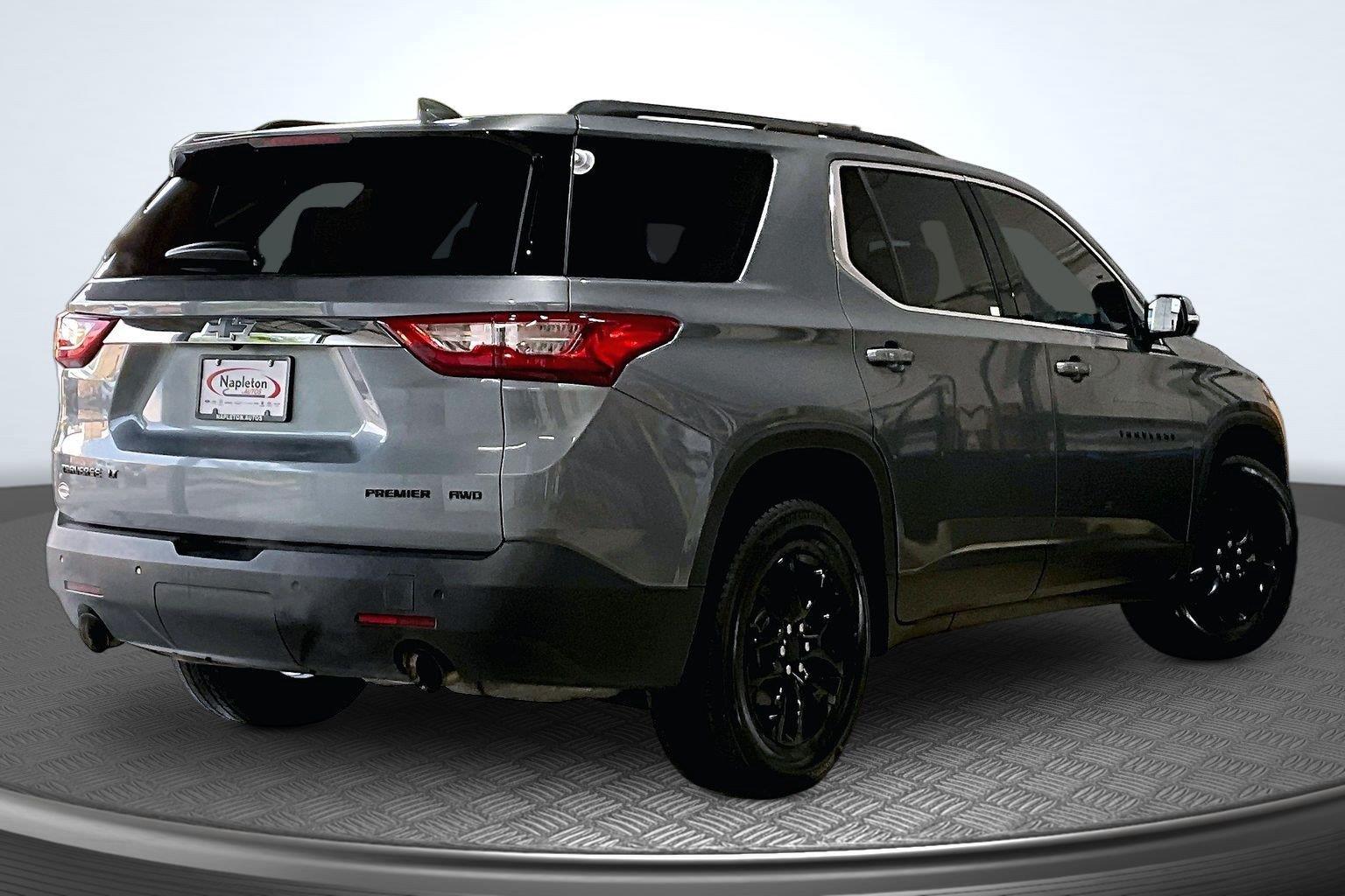 Used 2019 Chevrolet Traverse 1LT with VIN 1GNEVGKW1KJ179980 for sale in St. Charles, IL