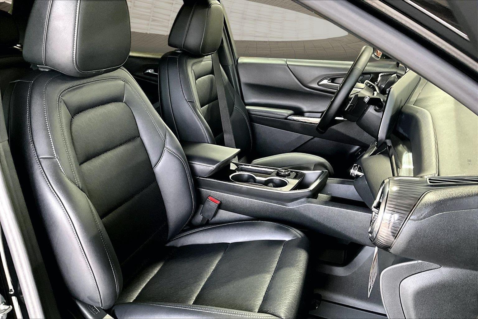 2027 Chevrolet Equinox LT - Photo 12