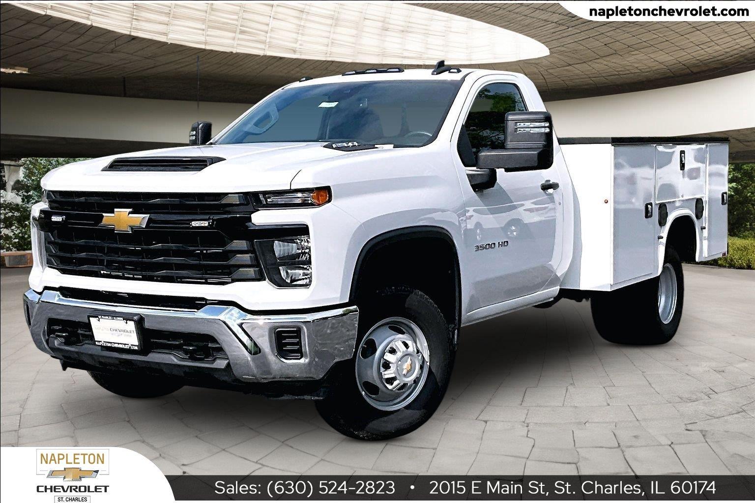 Summit White 2025 Chevrolet Silverado 3500HD Chassis Pickup Truck Four-Wheel Drive Automatic