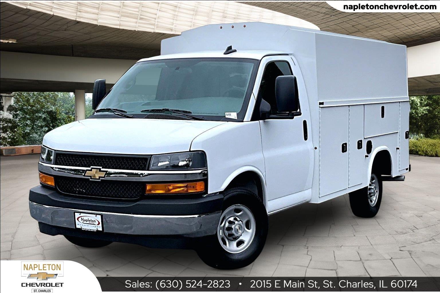 Summit White 2026 Chevrolet Express Chassis Van Rear-Wheel Drive 8-Speed Automatic