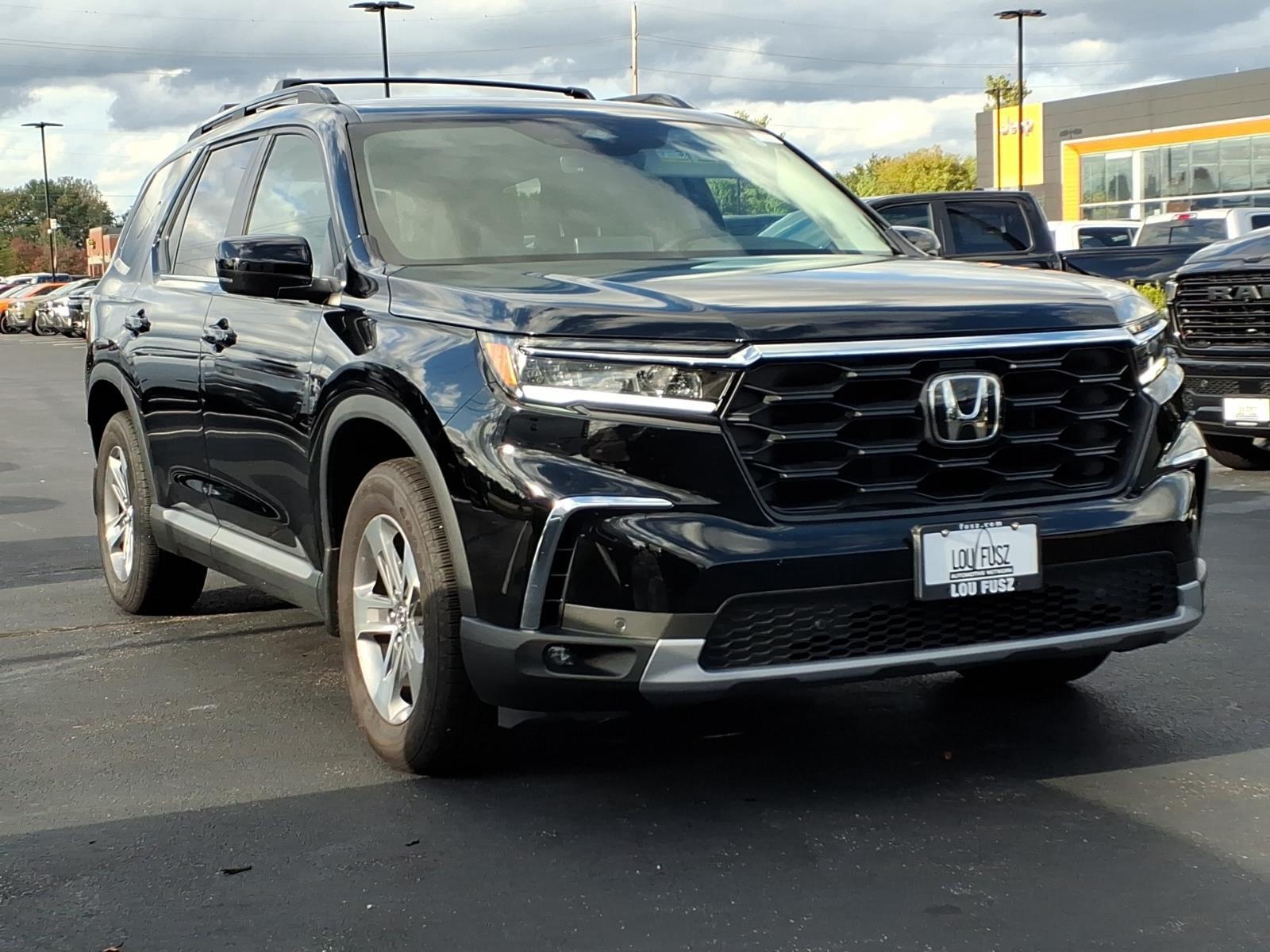 Crystal Black Pearl 2025 Honda Pilot SUV / Crossover All-Wheel Drive Automatic