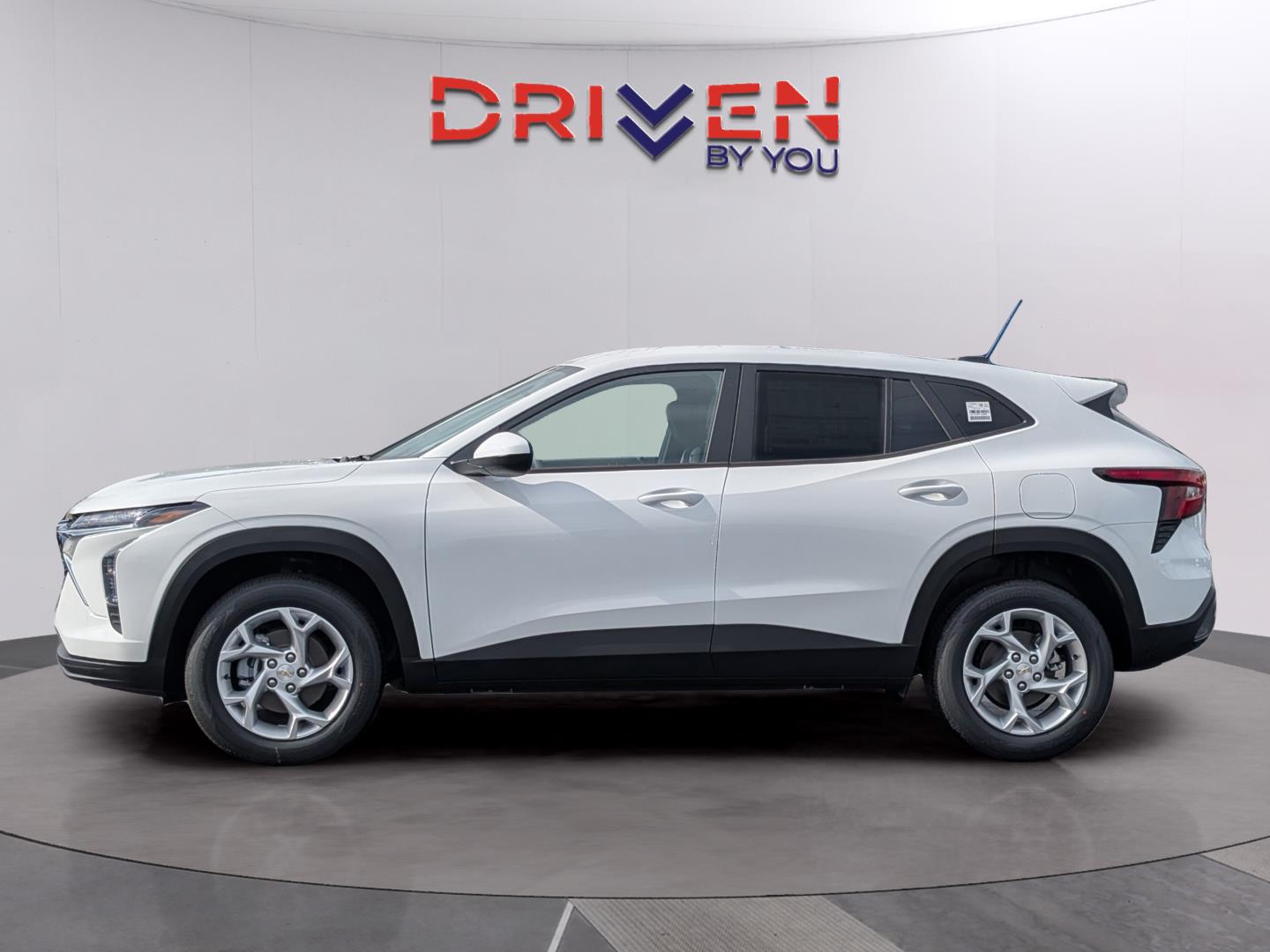 View vehicle photo 2