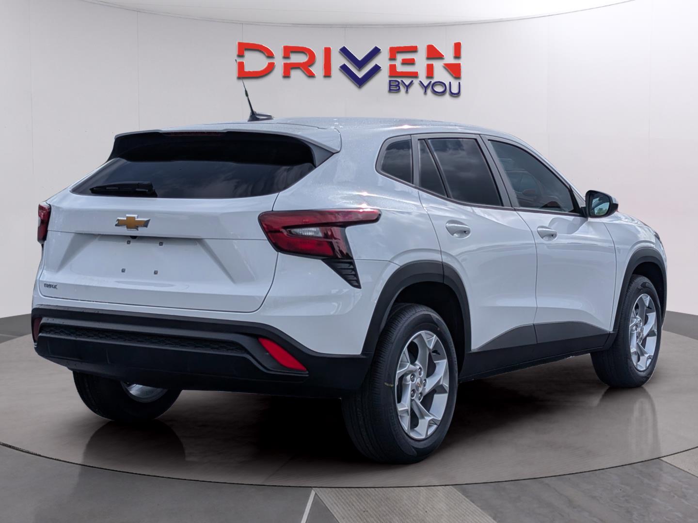 View vehicle photo 5