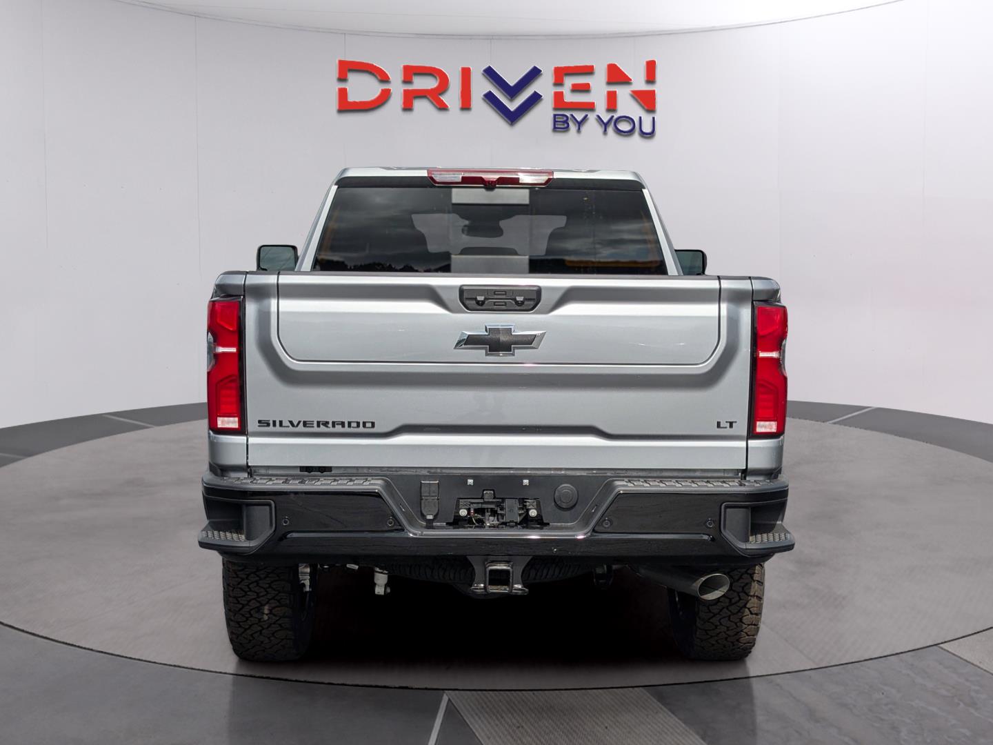 View vehicle photo 4