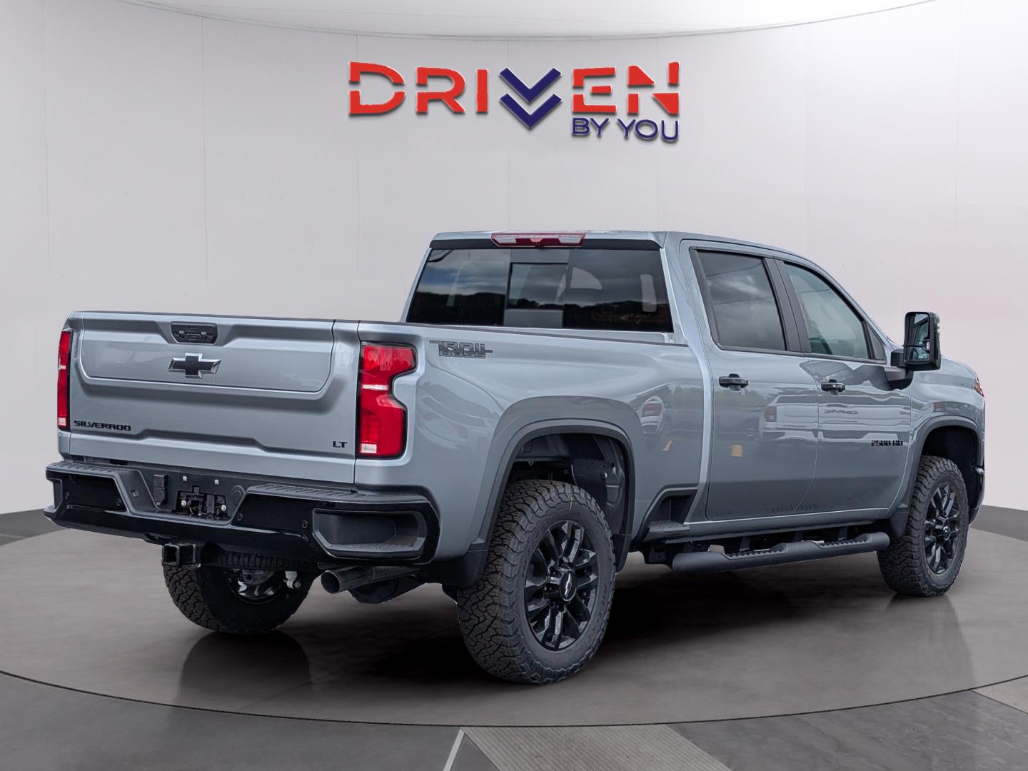 View vehicle photo 6