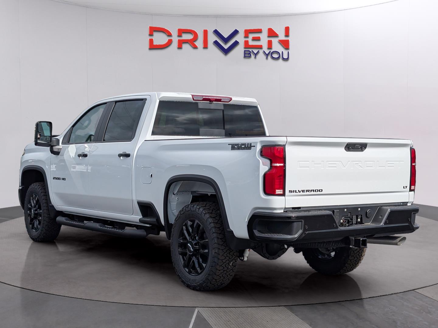 View vehicle photo 3