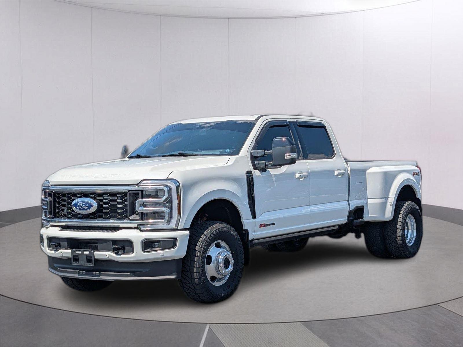 Star White Metallic Tri-Coat 2025 Ford F-350 Super Duty Pickup Truck Four-Wheel Drive Automatic