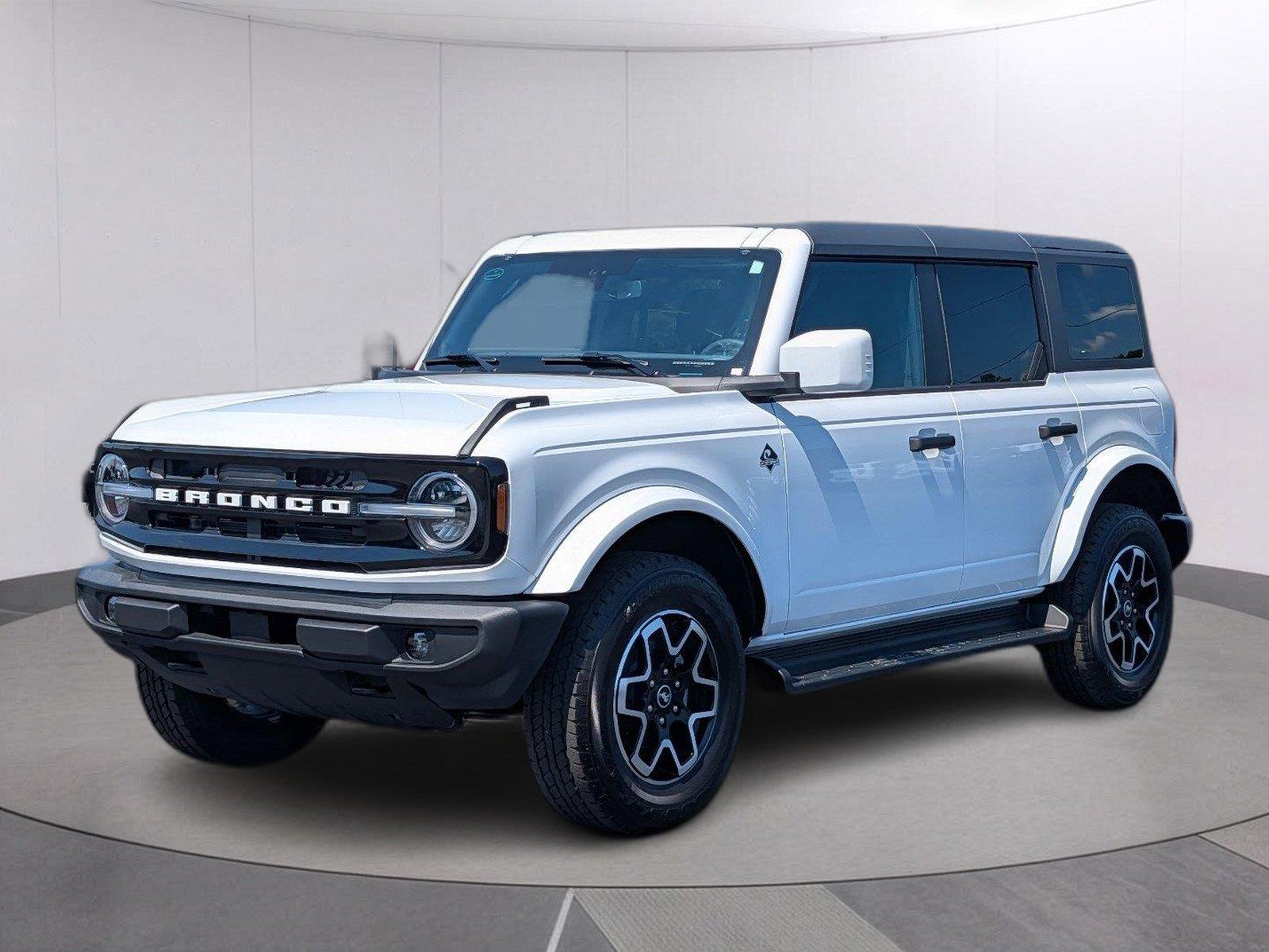 Oxford White 2026 Ford Bronco SUV / Crossover Four-Wheel Drive Automatic