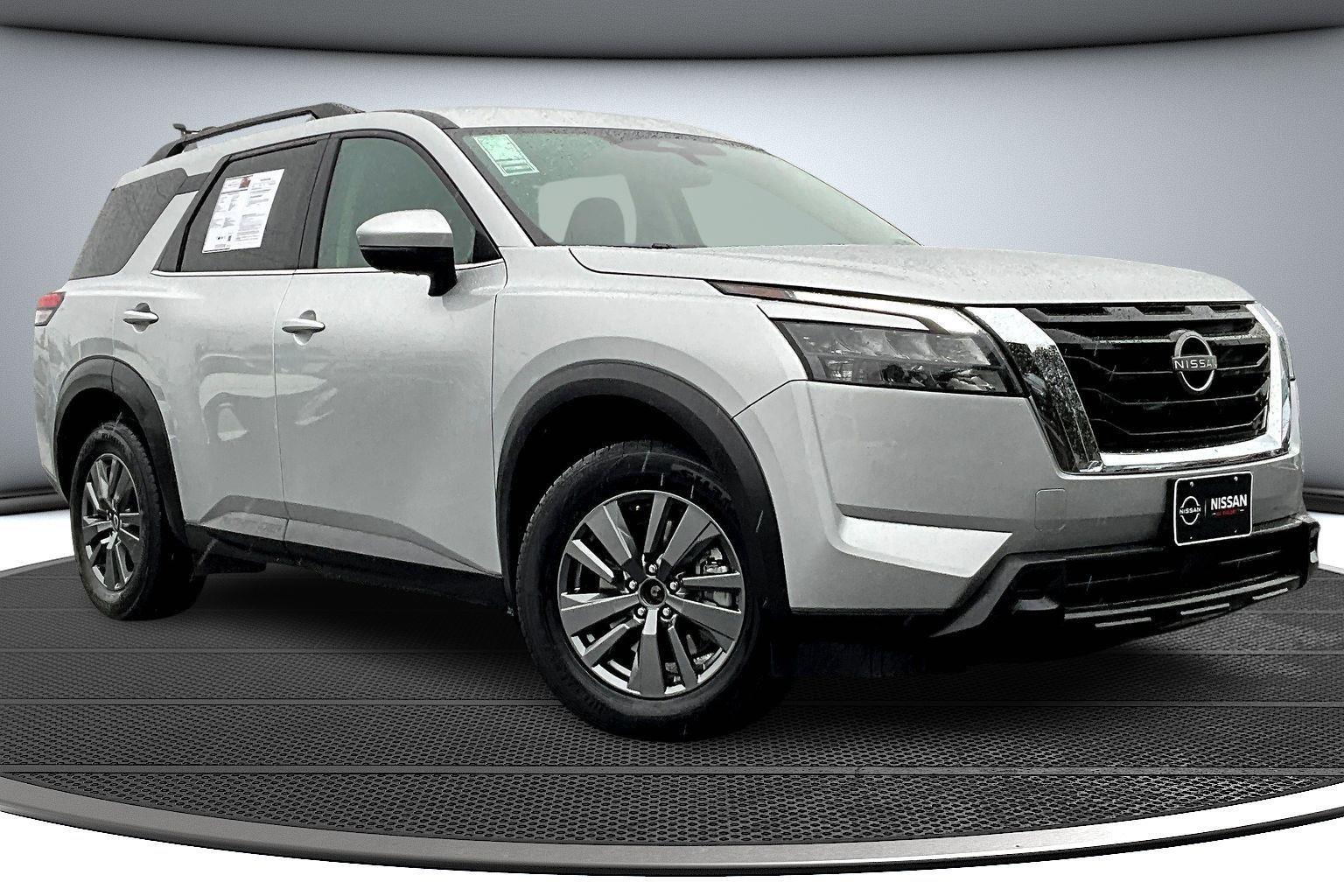 Brilliant Silver Metallic 2024 Nissan Pathfinder SUV / Crossover All-Wheel Drive Automatic