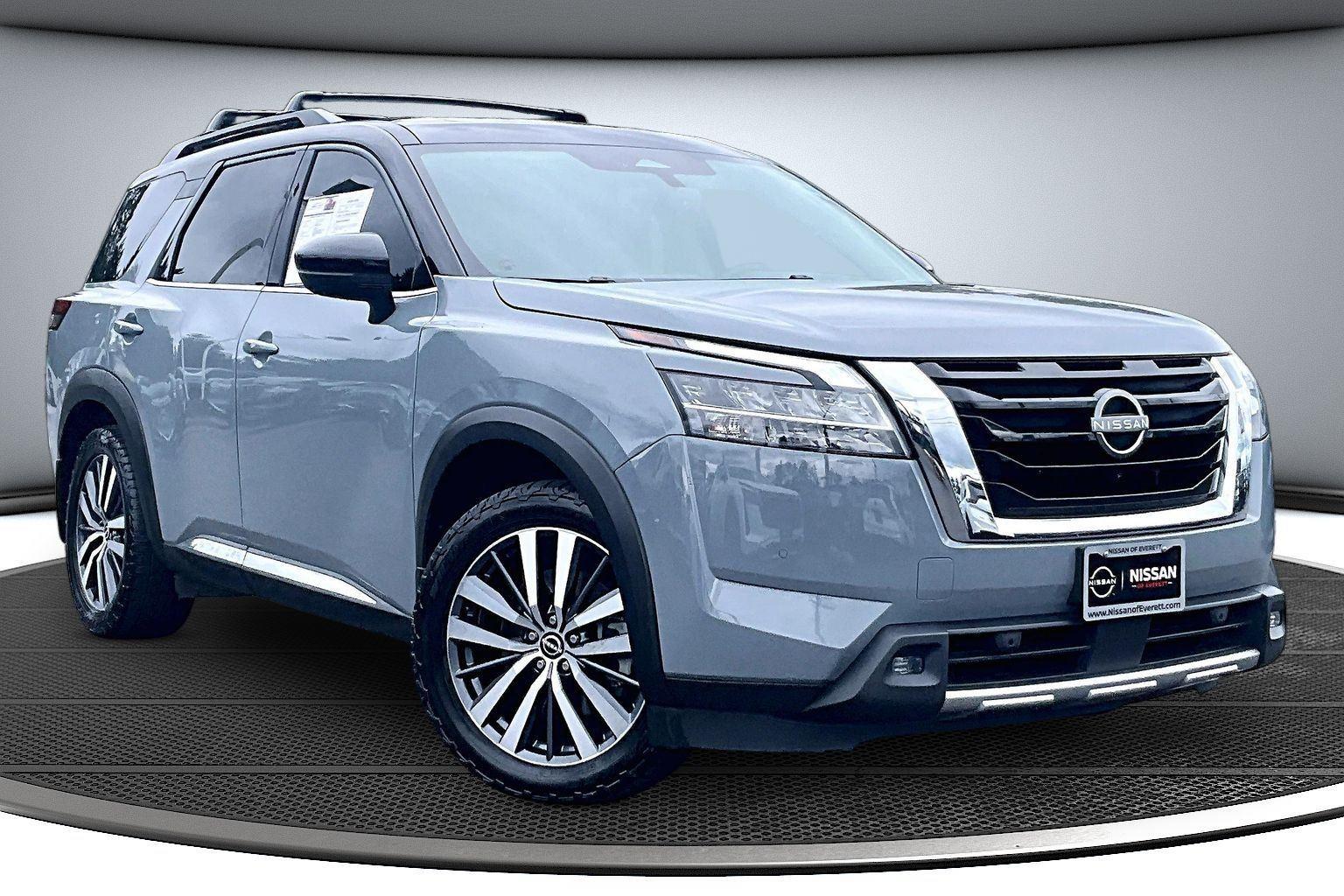 Solid Gray/Super Black 2022 Nissan Pathfinder SUV / Crossover All-Wheel Drive Automatic