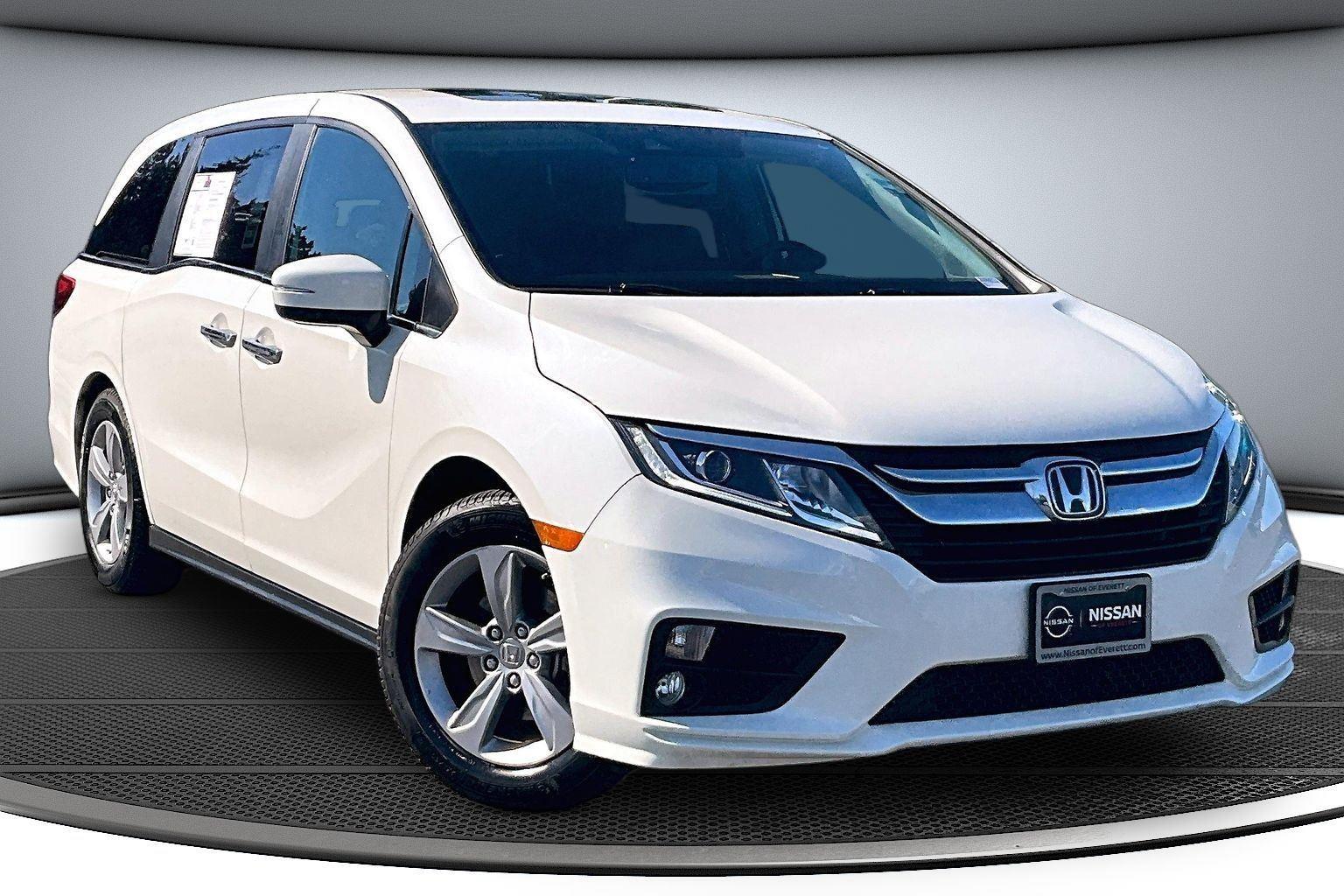 White Diamond Pearl 2018 Honda Odyssey Minivan Front-Wheel Drive Automatic