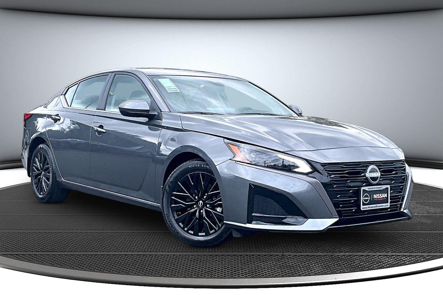 Gray (Gun Metallic) 2026 Nissan Altima Sedan All-Wheel Drive Continuously Variable Transmission