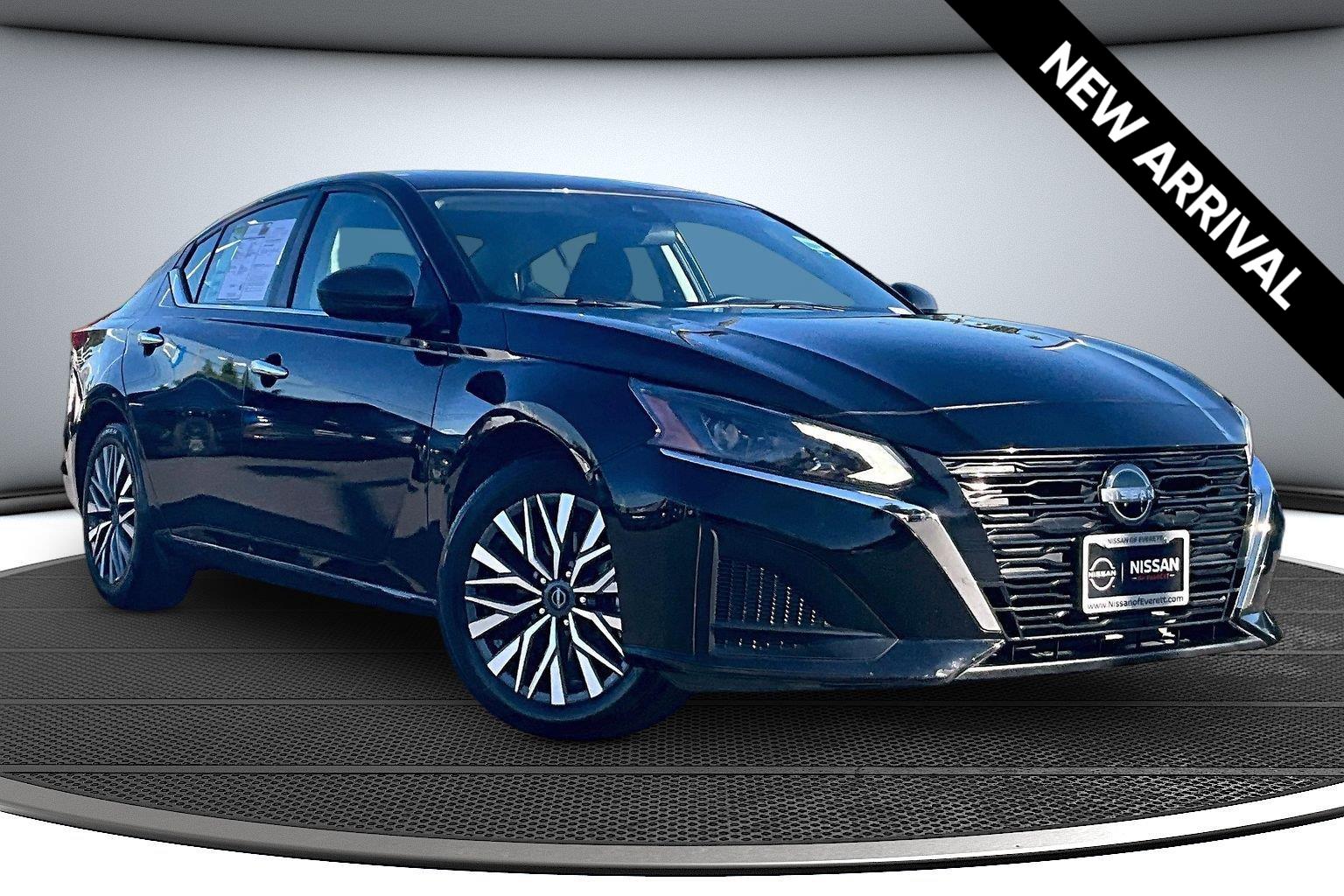 Super Black 2025 Nissan Altima Sedan Front-Wheel Drive Continuously Variable Transmission