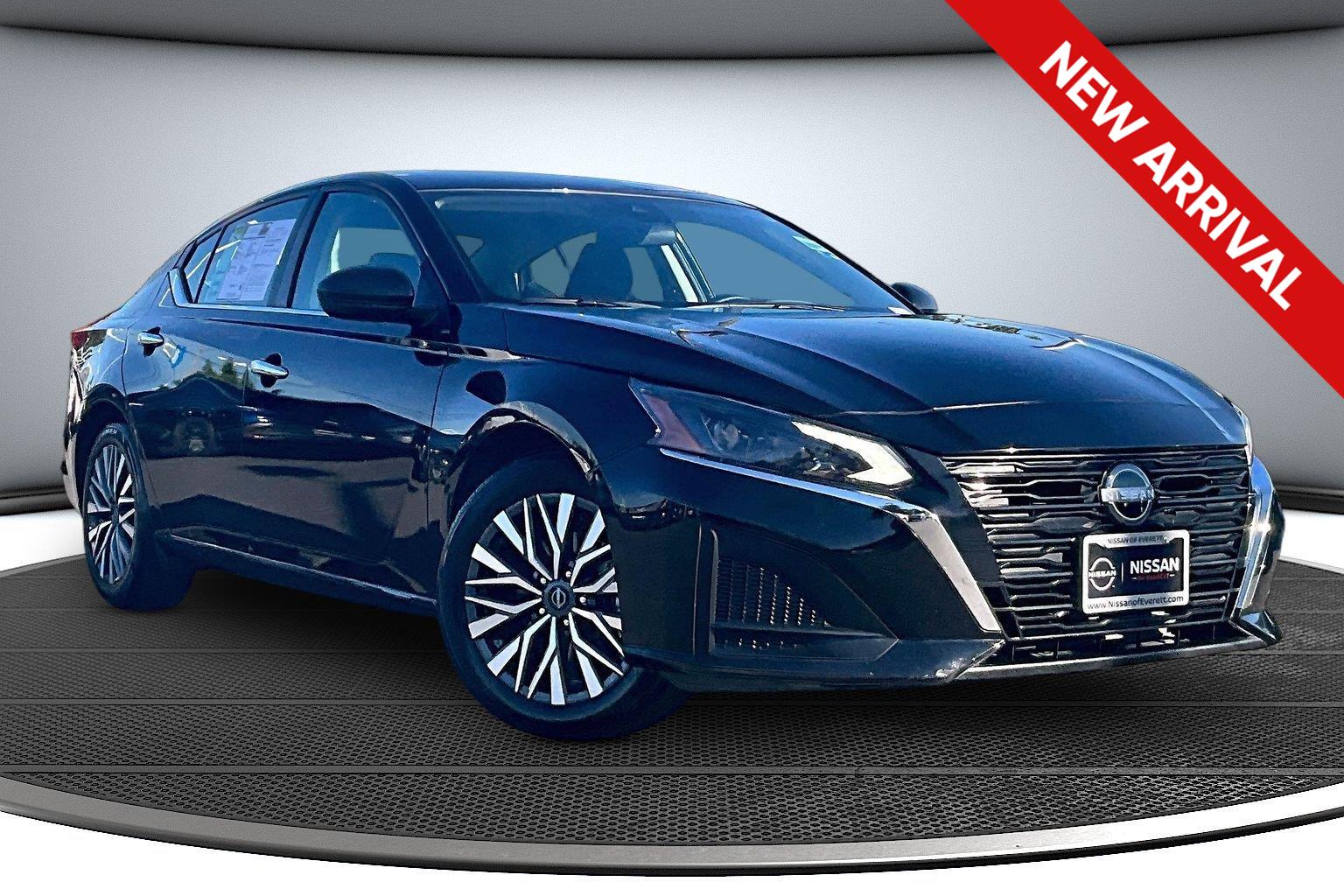 Super Black 2025 Nissan Altima Sedan Front-Wheel Drive Continuously Variable Transmission